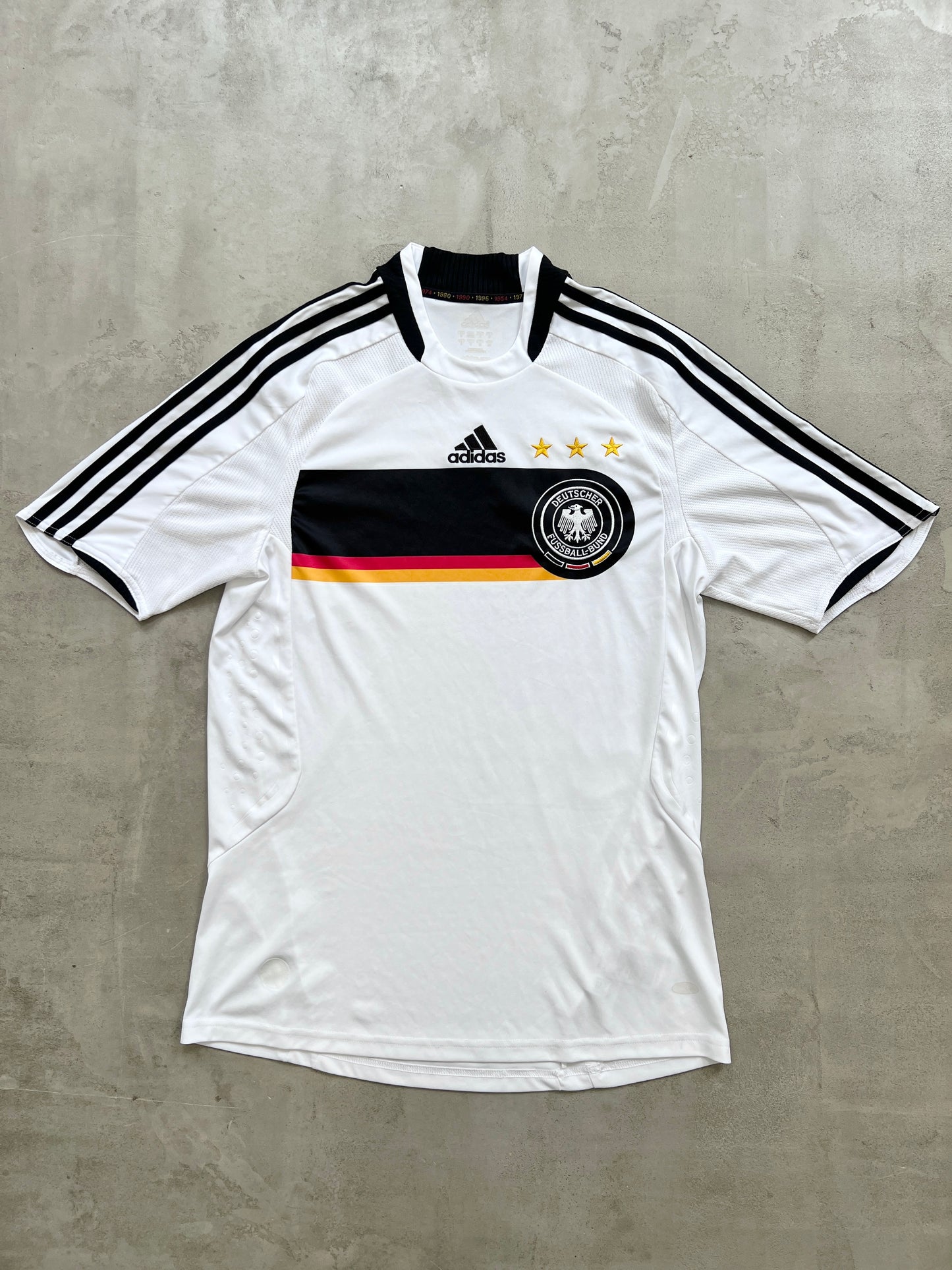 WHITE GERMANY SOCCER JERSEY - 2000S - L/M