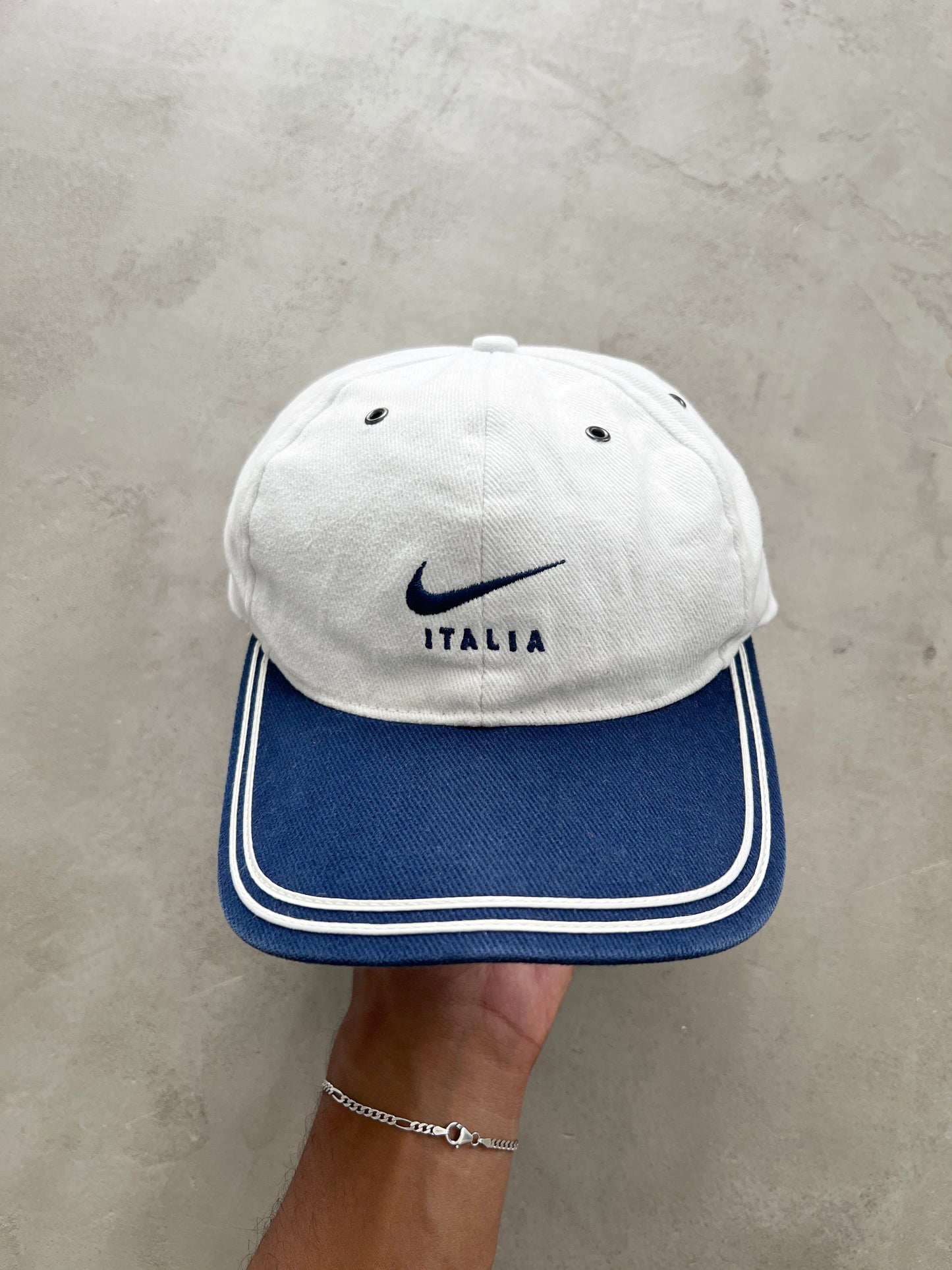 WHITE/NAVY NIKE ITALIA CAP - 1990S