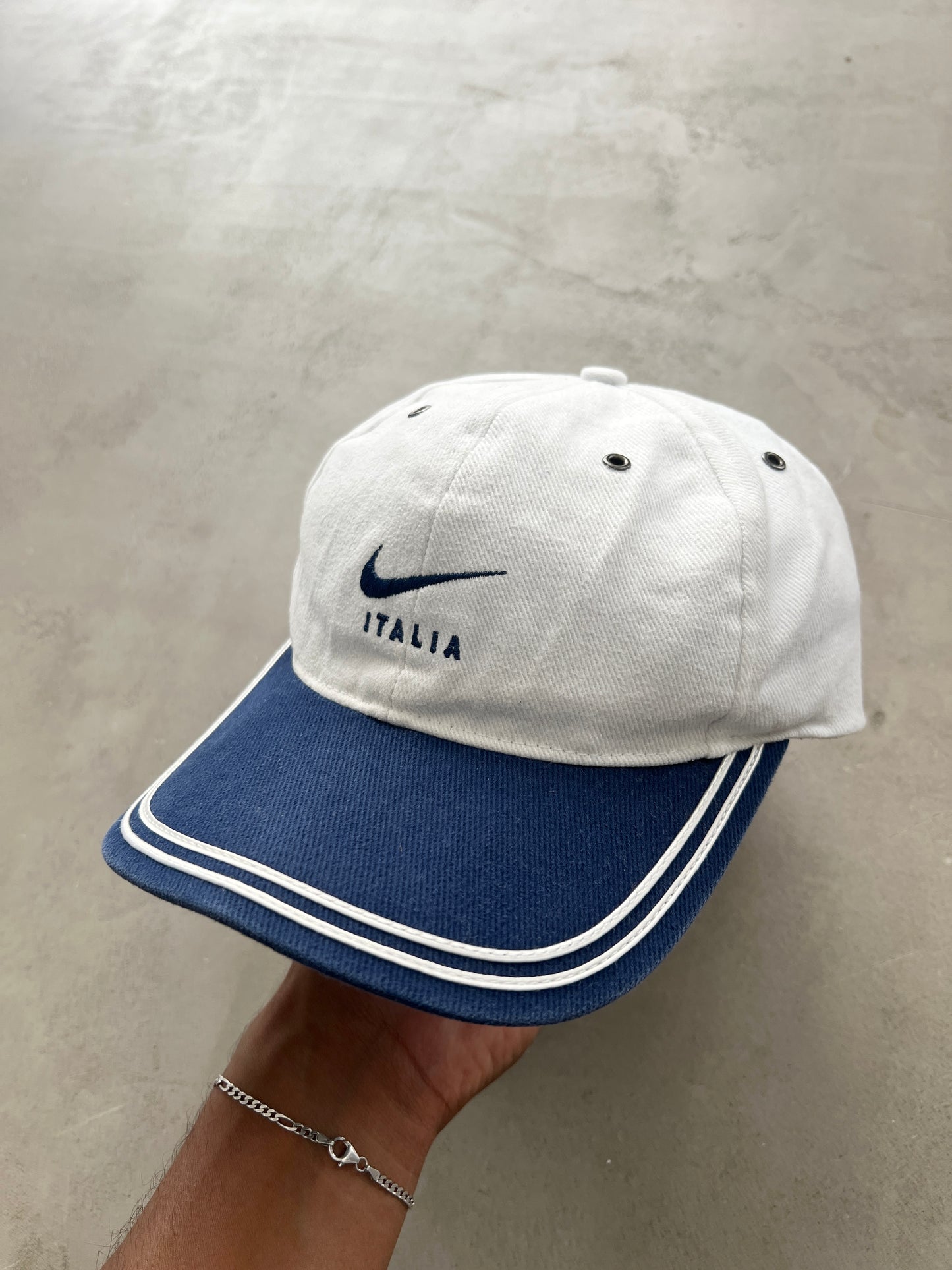 WHITE/NAVY NIKE ITALIA CAP - 1990S