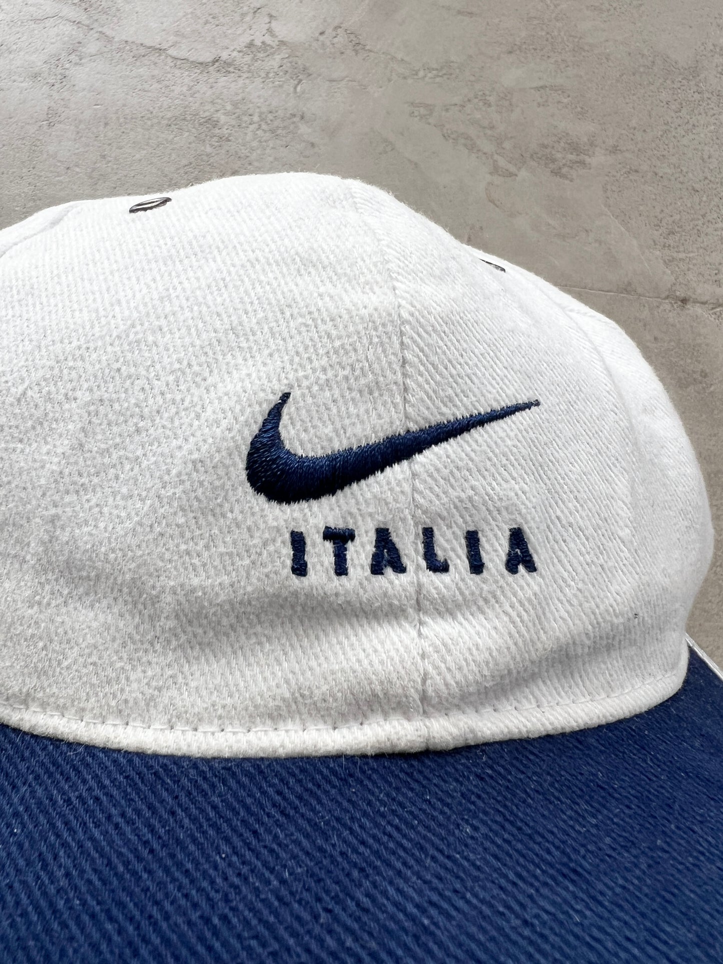 WHITE/NAVY NIKE ITALIA CAP - 1990S