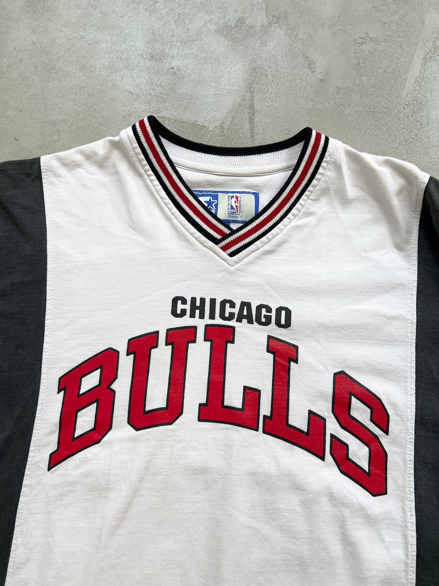 WHITE/RED CHICAGO BULLS STARER JERSEY - 1990S