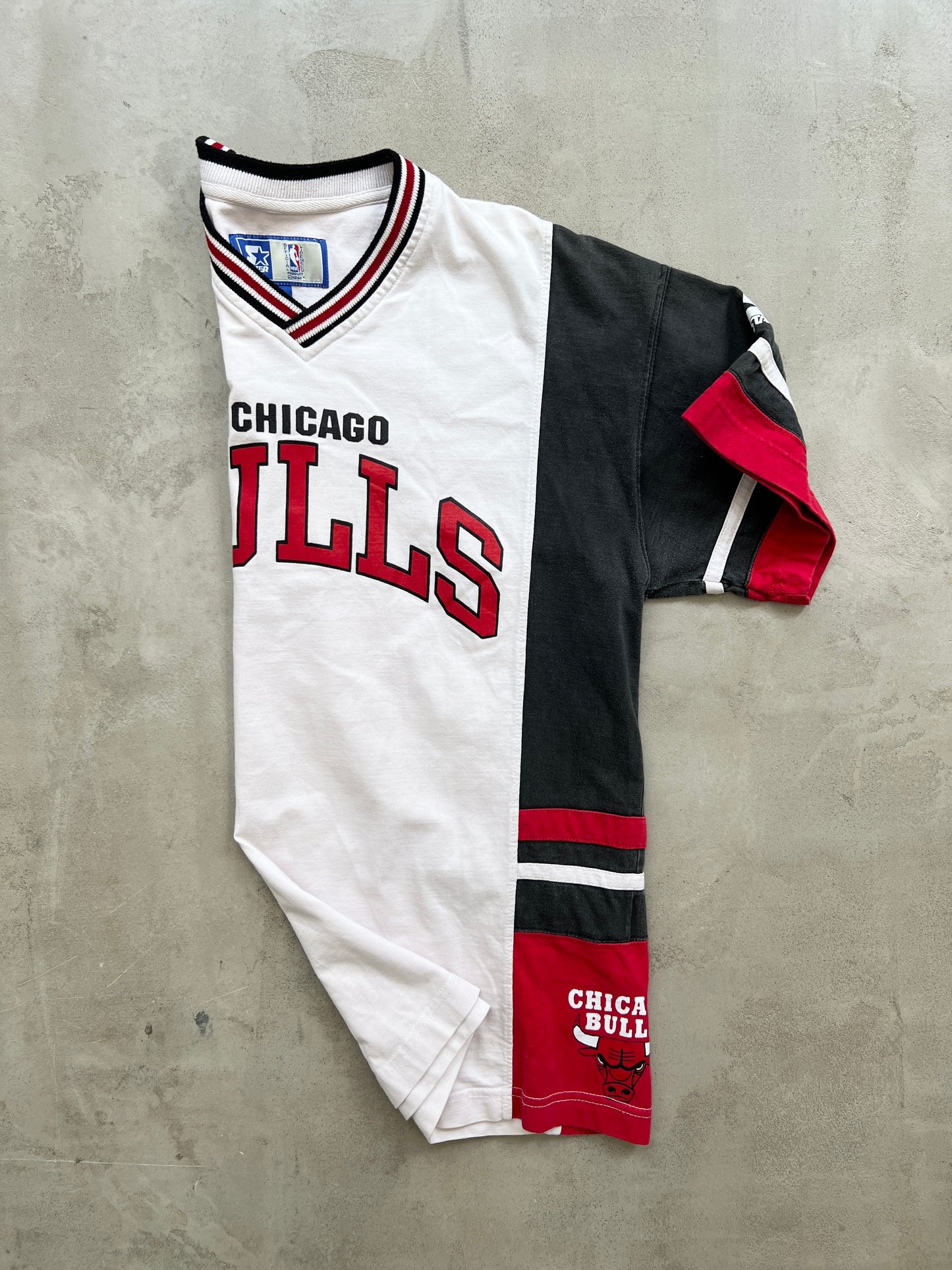 WHITE/RED CHICAGO BULLS STARER JERSEY - 1990S