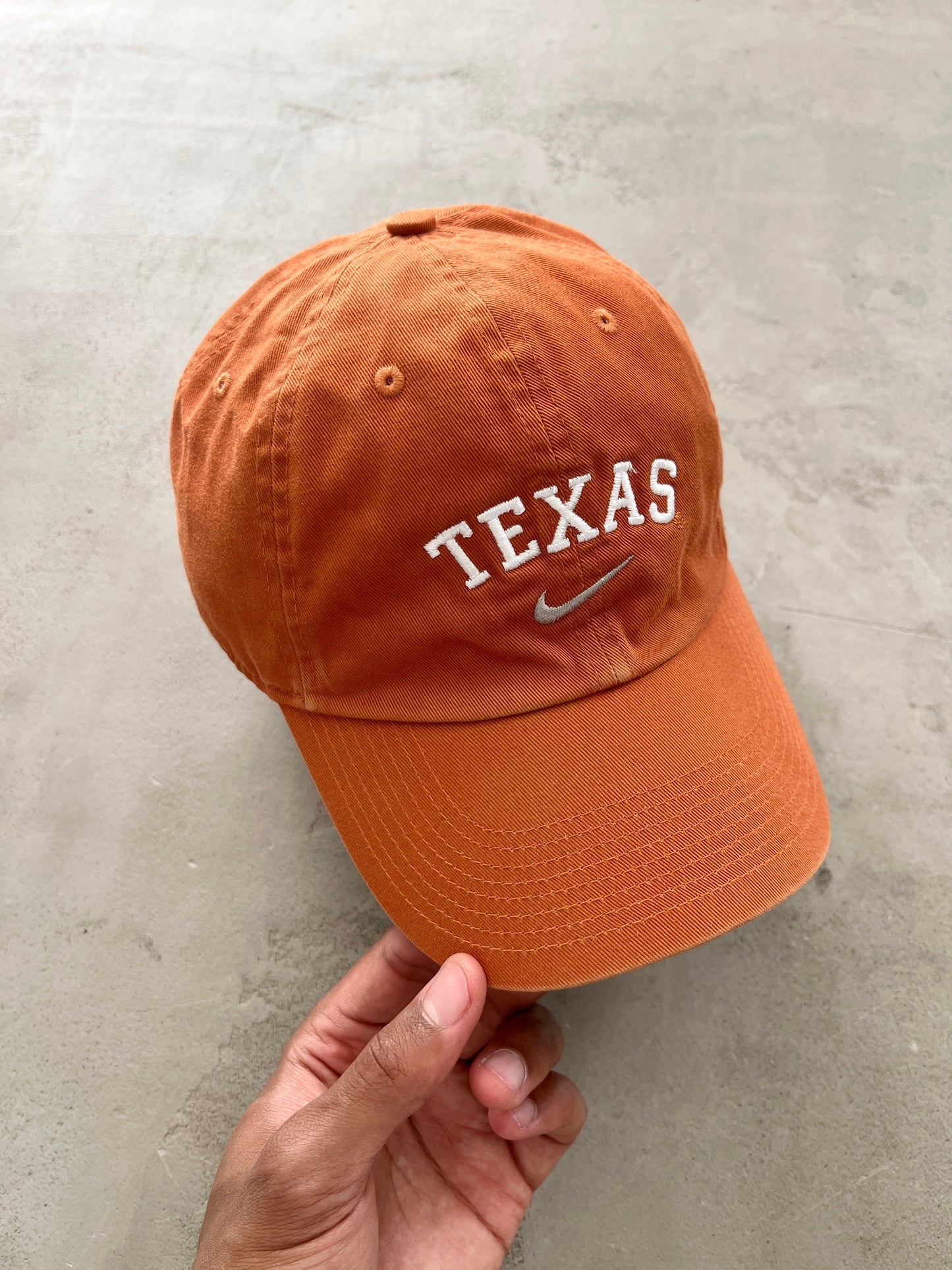 FADED ORANGE NIKE TEXAS CAP - 2000S