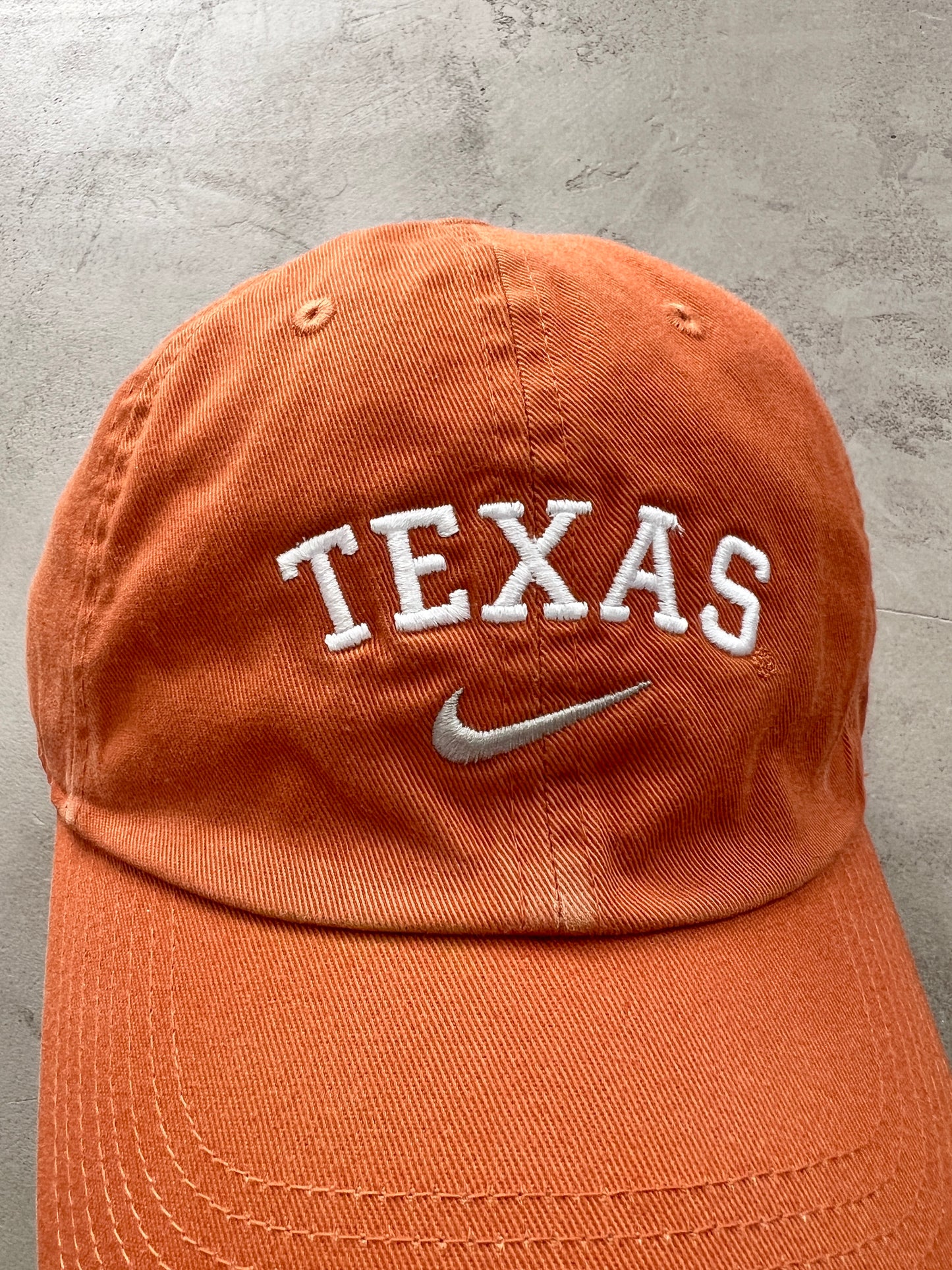 FADED ORANGE NIKE TEXAS CAP - 2000S