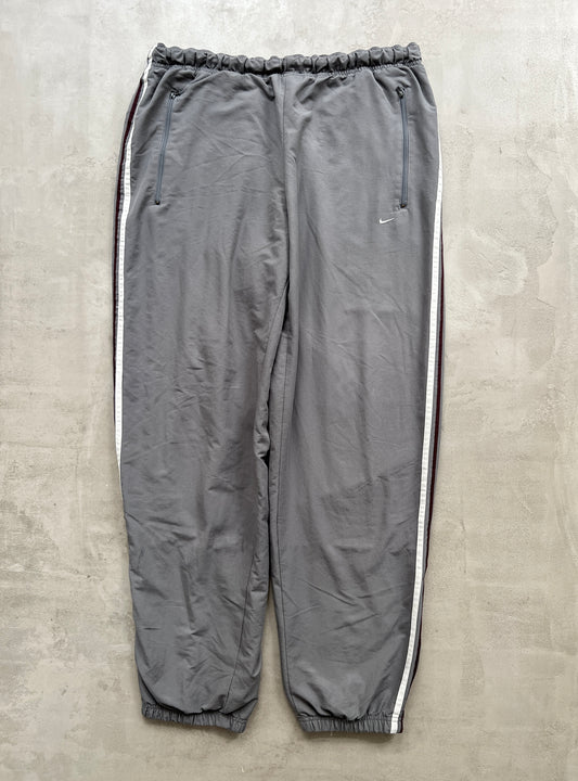 GREY NIKE TRACK PANTS - 2000S - XL