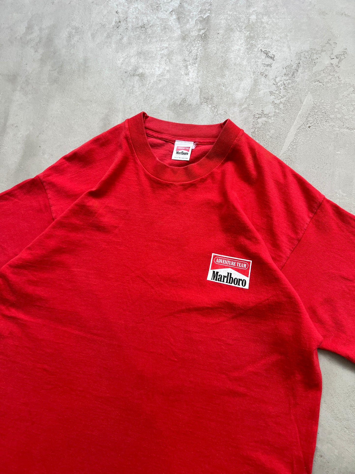 RED MARLBORO ADVENTURE TEAM TEE - 1990S