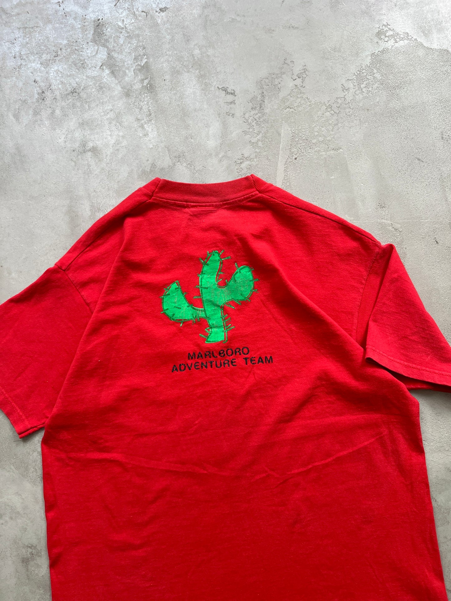 RED MARLBORO ADVENTURE TEAM TEE - 1990S