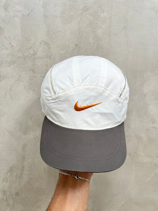 WHITE/GREY NIKE CLIMA FIT CAP - 2000S