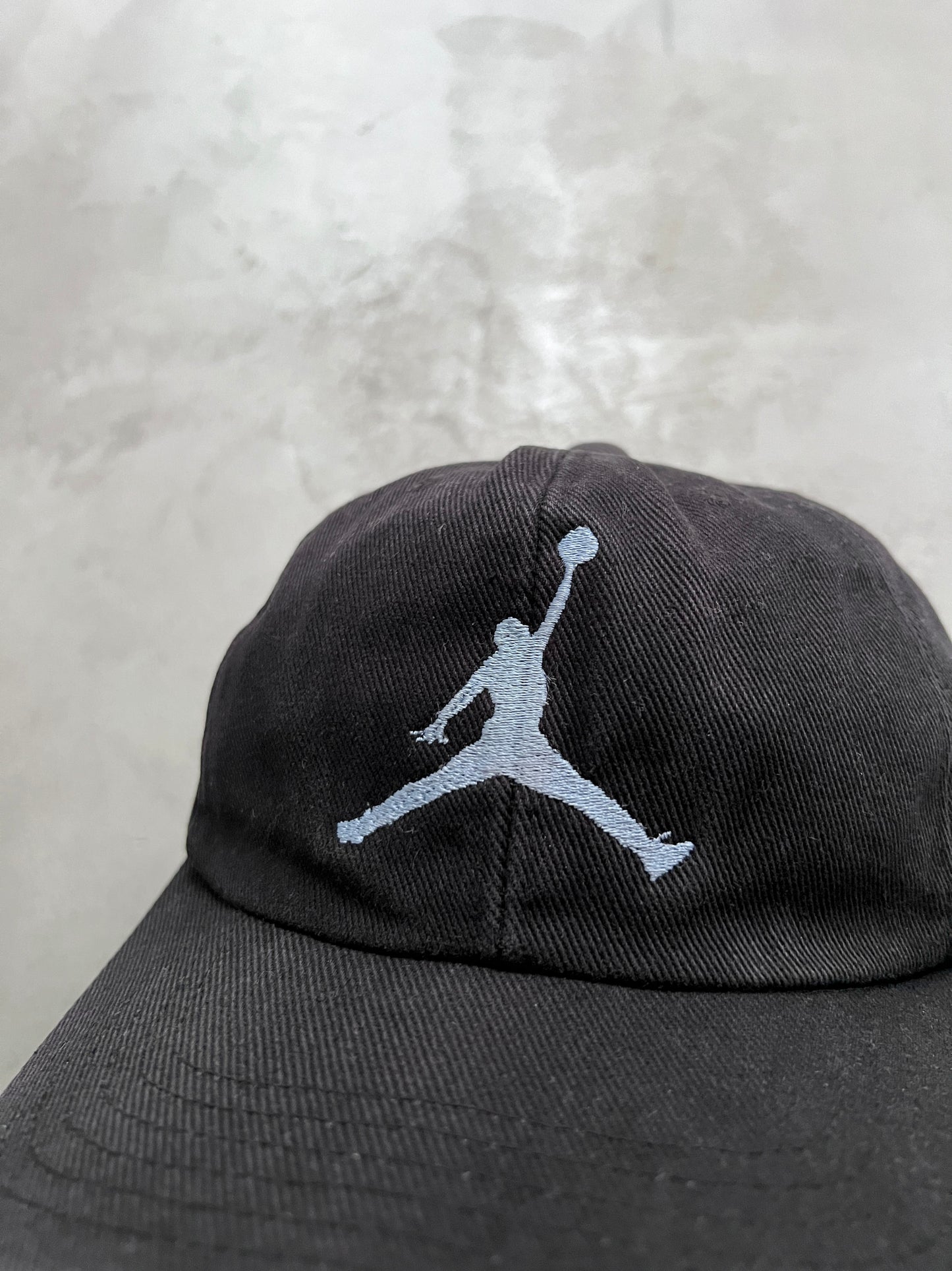 BLACK/BABY BLUE JORDAN CAP - 1990S