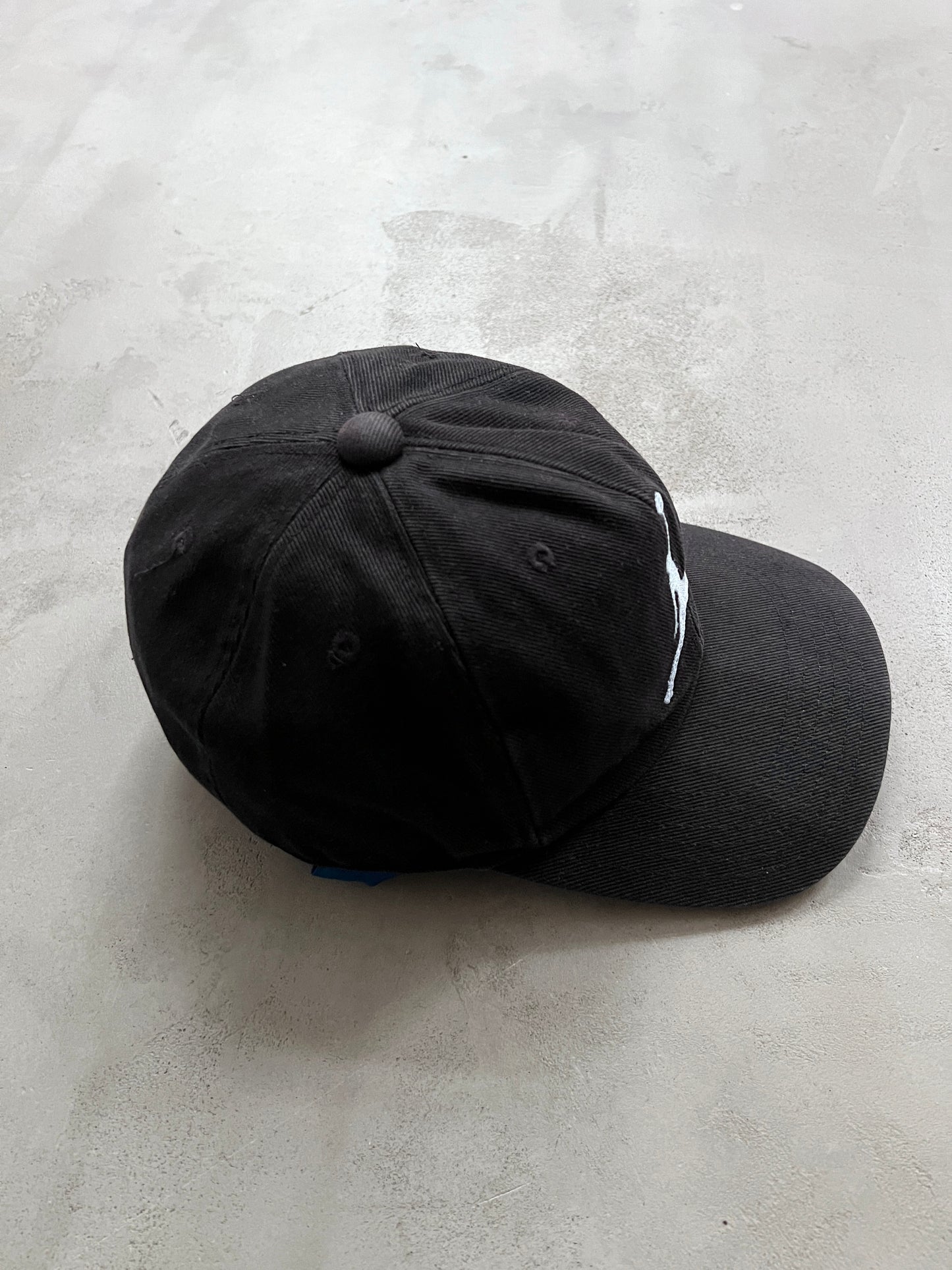 BLACK/BABY BLUE JORDAN CAP - 1990S