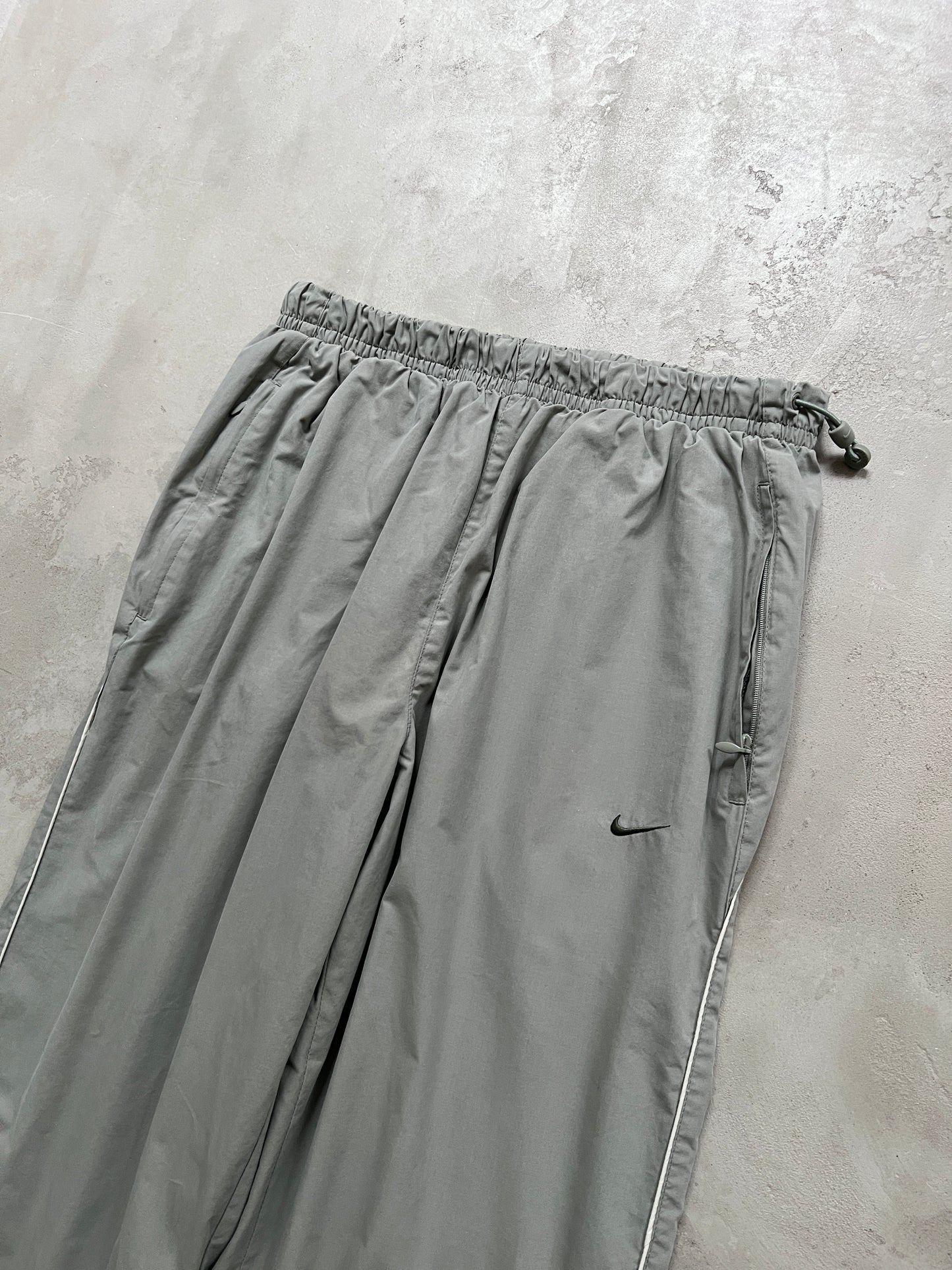 LIGHT OLIVE/KHAKI NIKE TRACK PANTS - 2000S - S/M