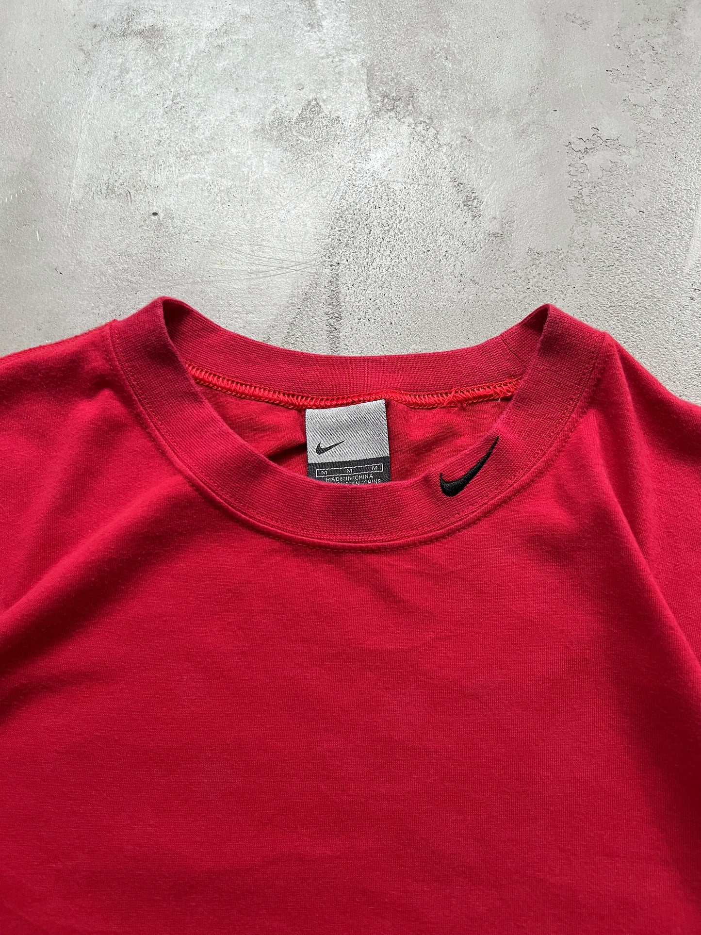 RED NIKE TEE - 2000S - M