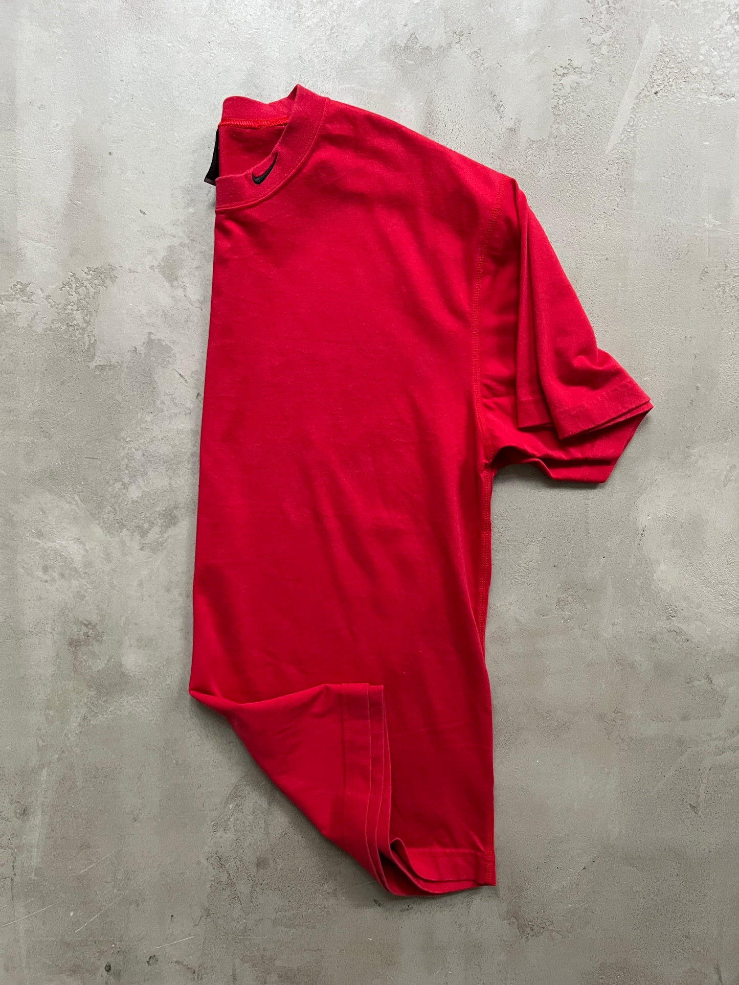 RED NIKE TEE - 2000S - M