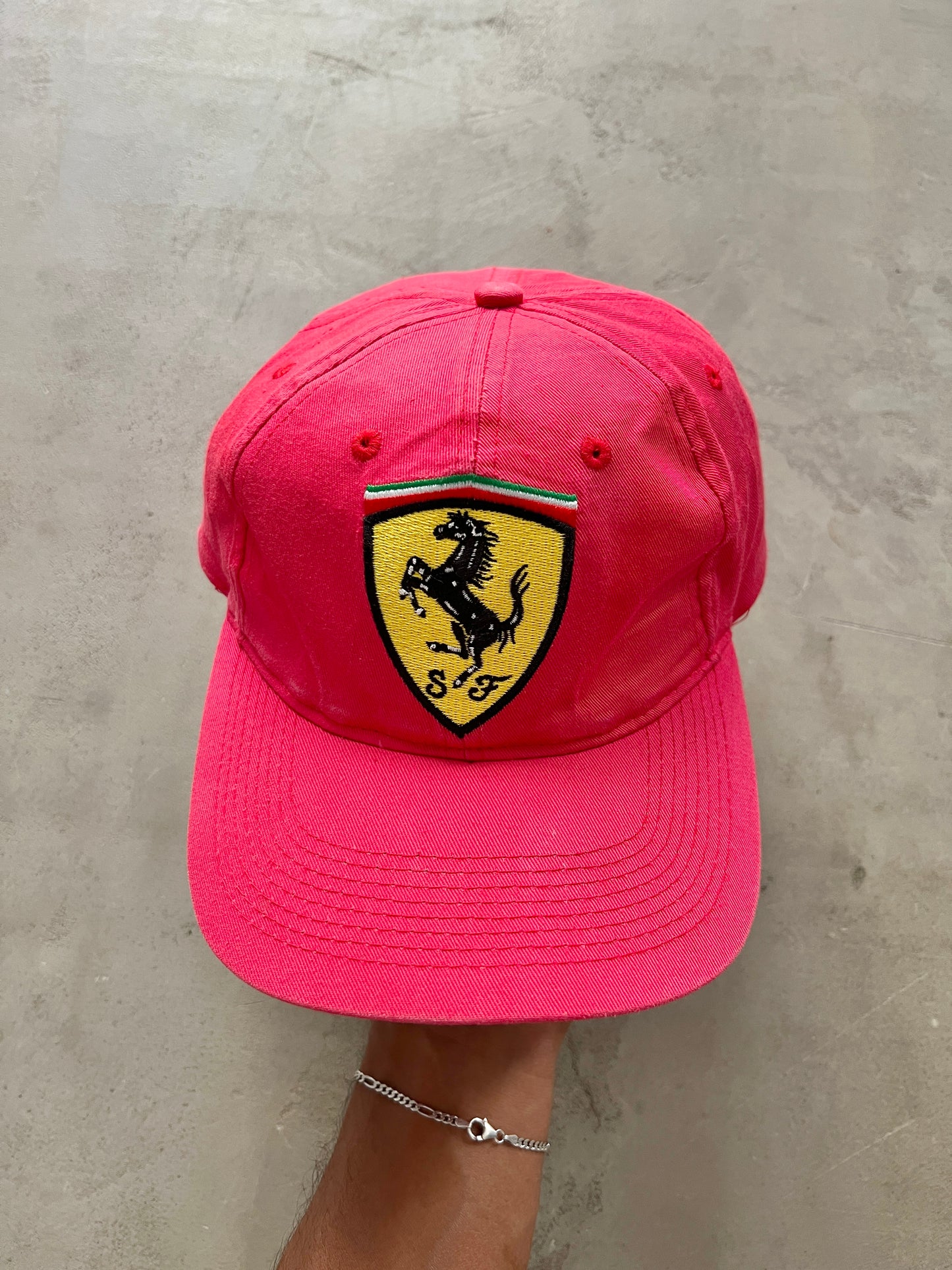 RED FERRARI CAP - 1999