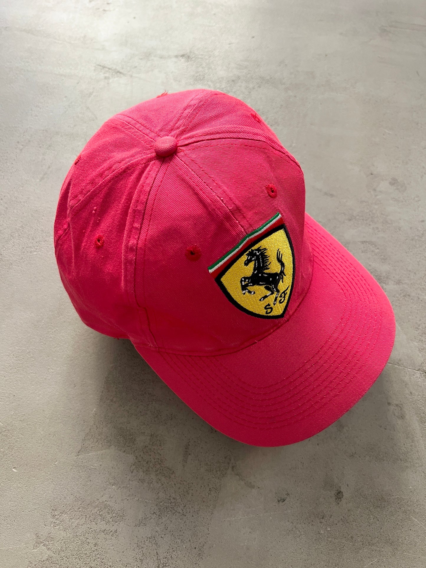 RED FERRARI CAP - 1999