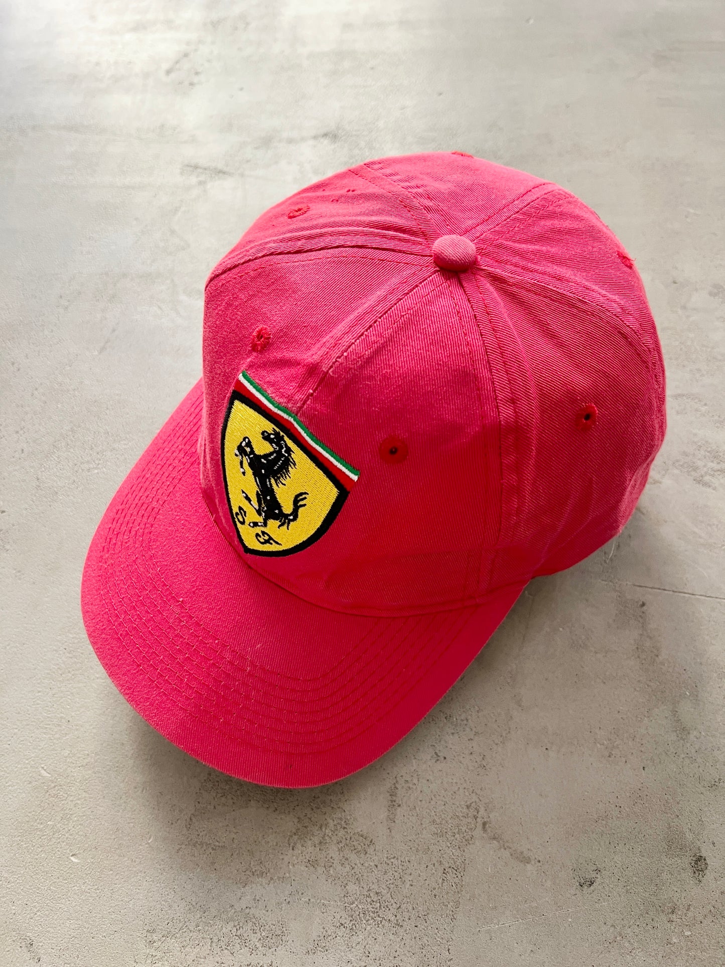 RED FERRARI CAP - 1999