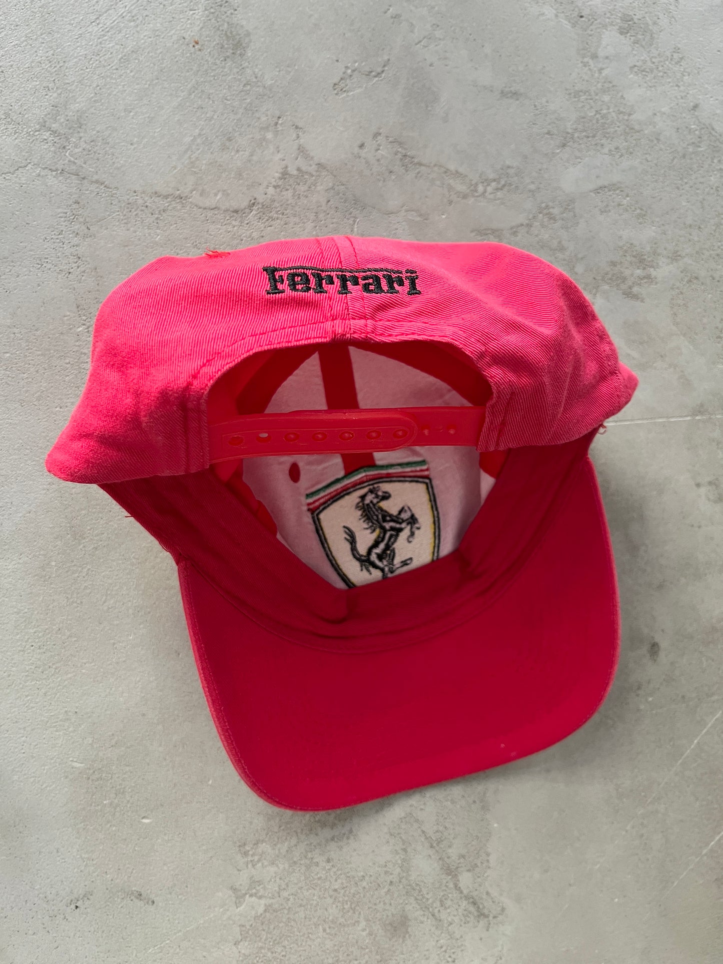 RED FERRARI CAP - 1999