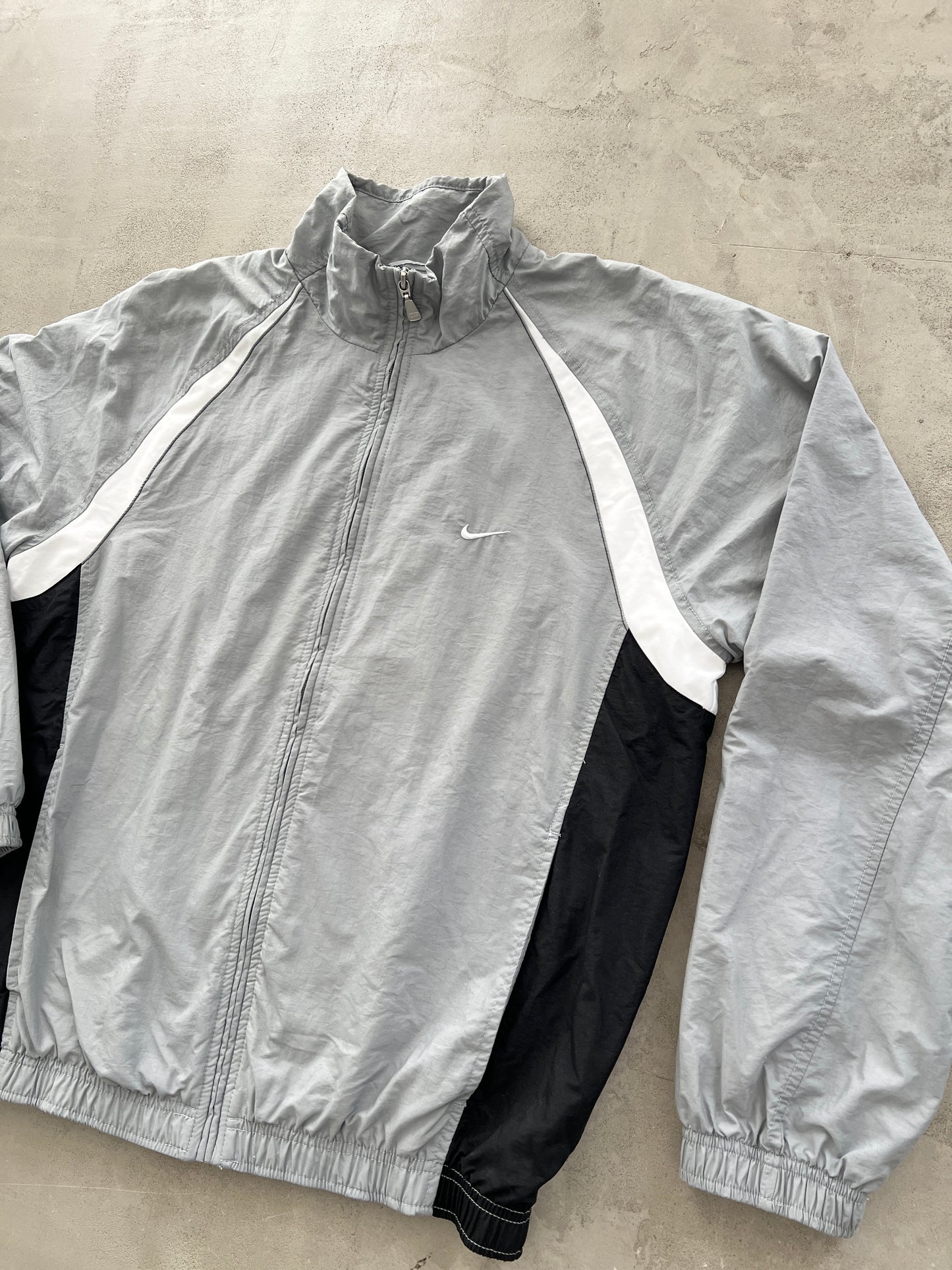 GREY NIKE TRACK JACKET - 2000S - M