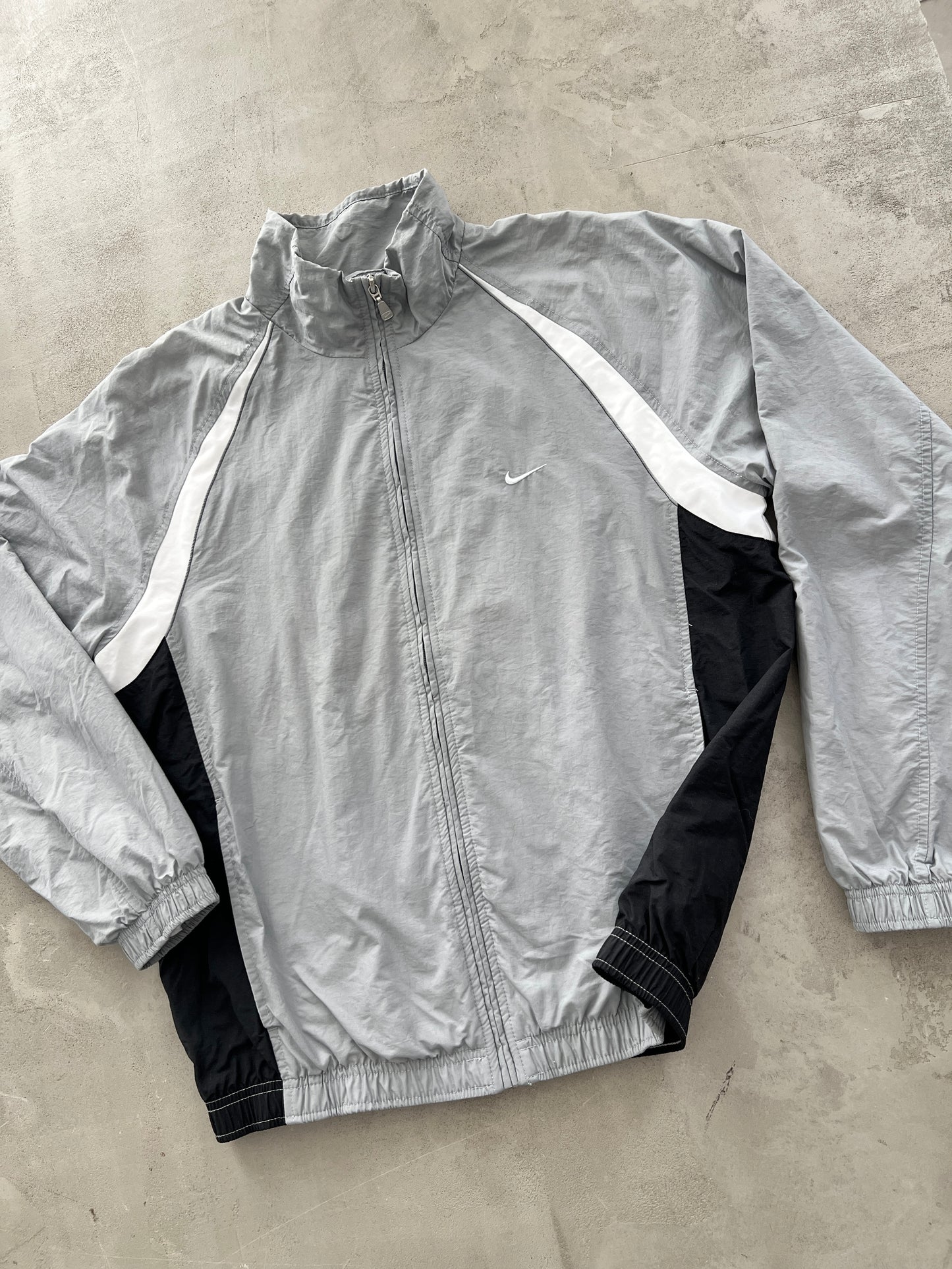 GREY NIKE TRACK JACKET - 2000S - M