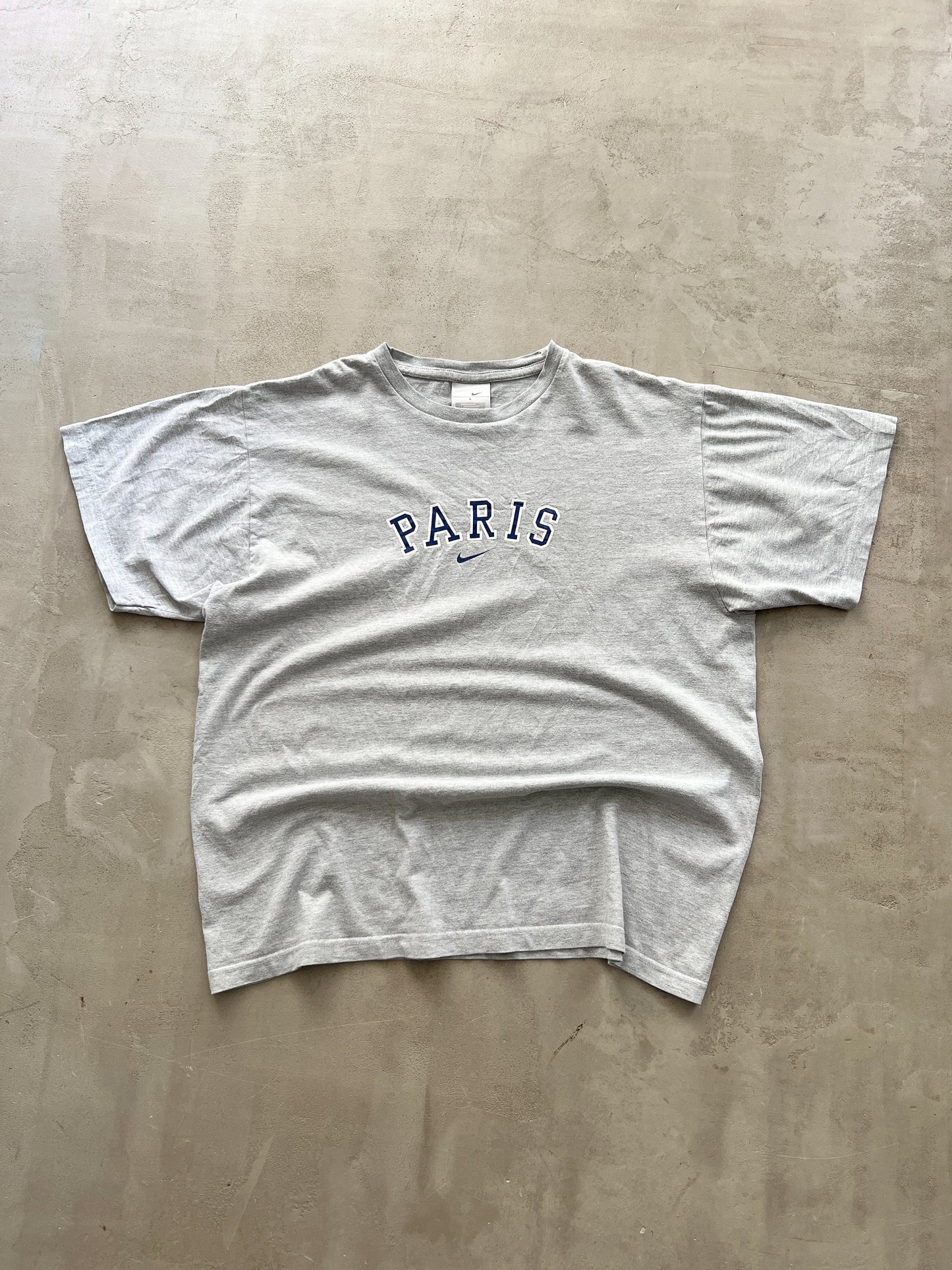 GREY NIKE PARIS SOCCER TEE - 1990S - L