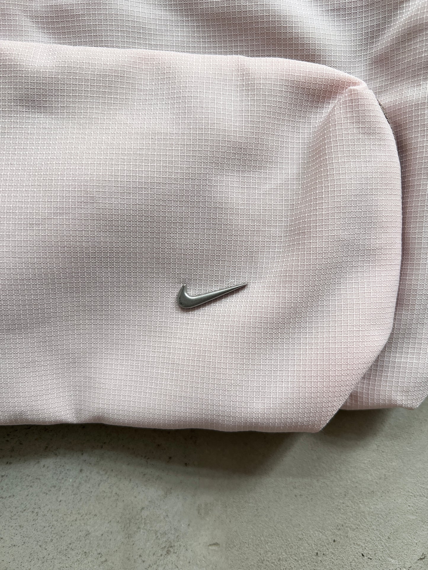 ROSÉ NIKE BAG - 2000S