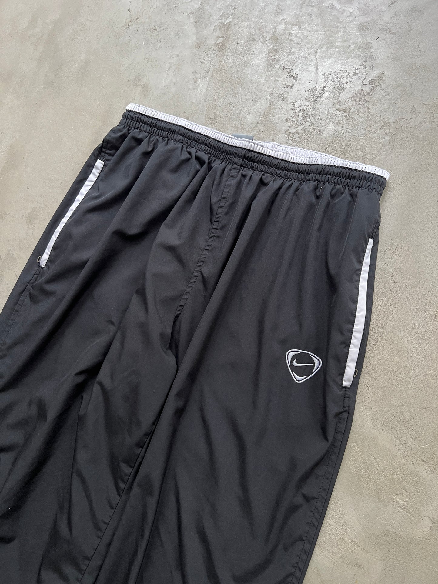 BLACK/WHITE NIKE TRACK PANTS - 2000S - XL