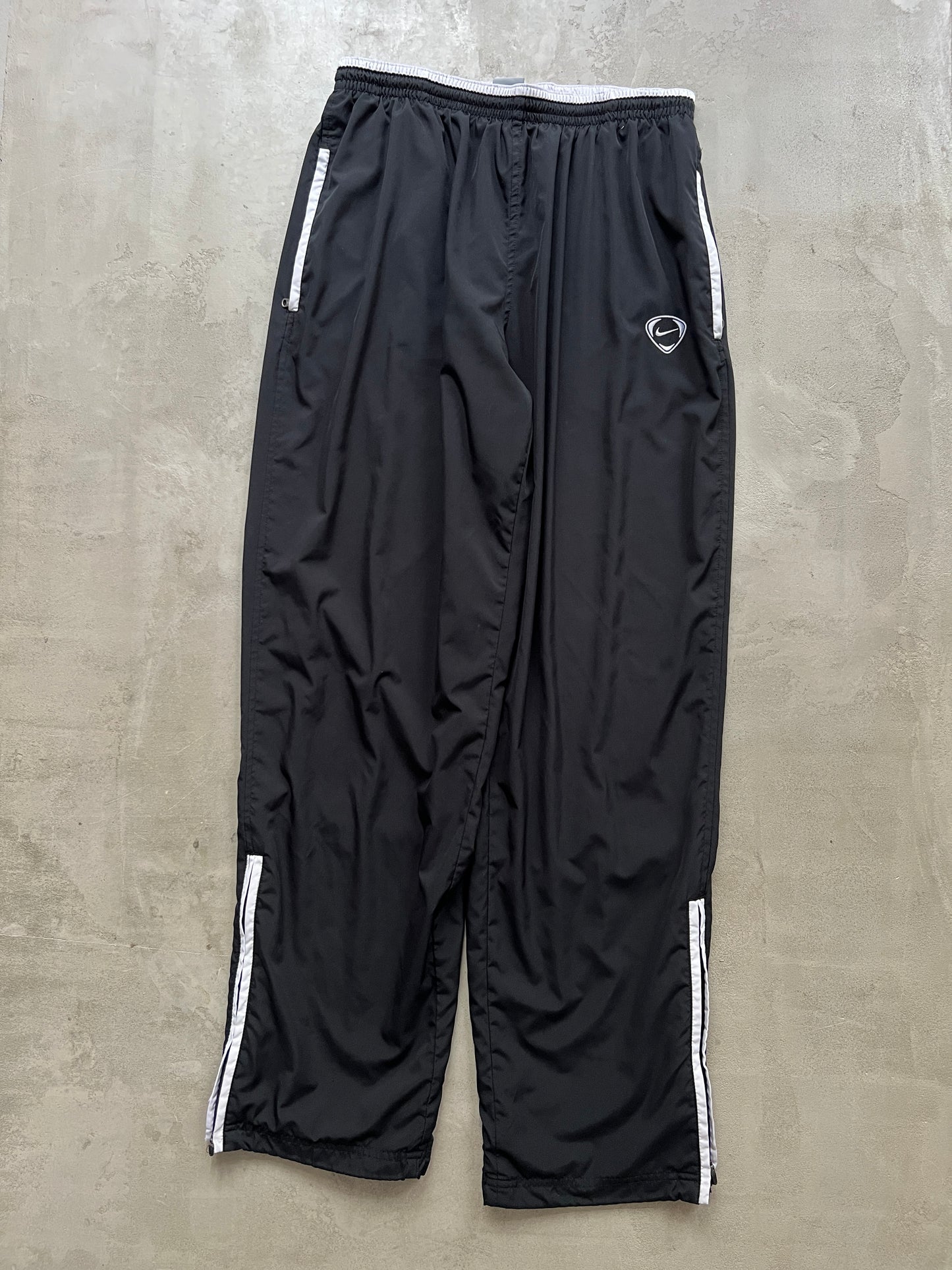 BLACK/WHITE NIKE TRACK PANTS - 2000S - XL