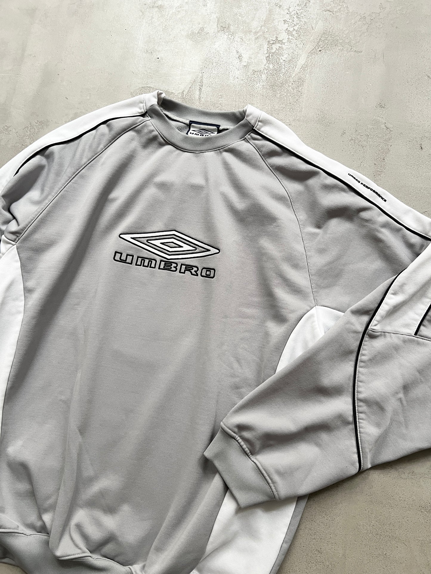 GREY/WHITE UMBRO SWEATER