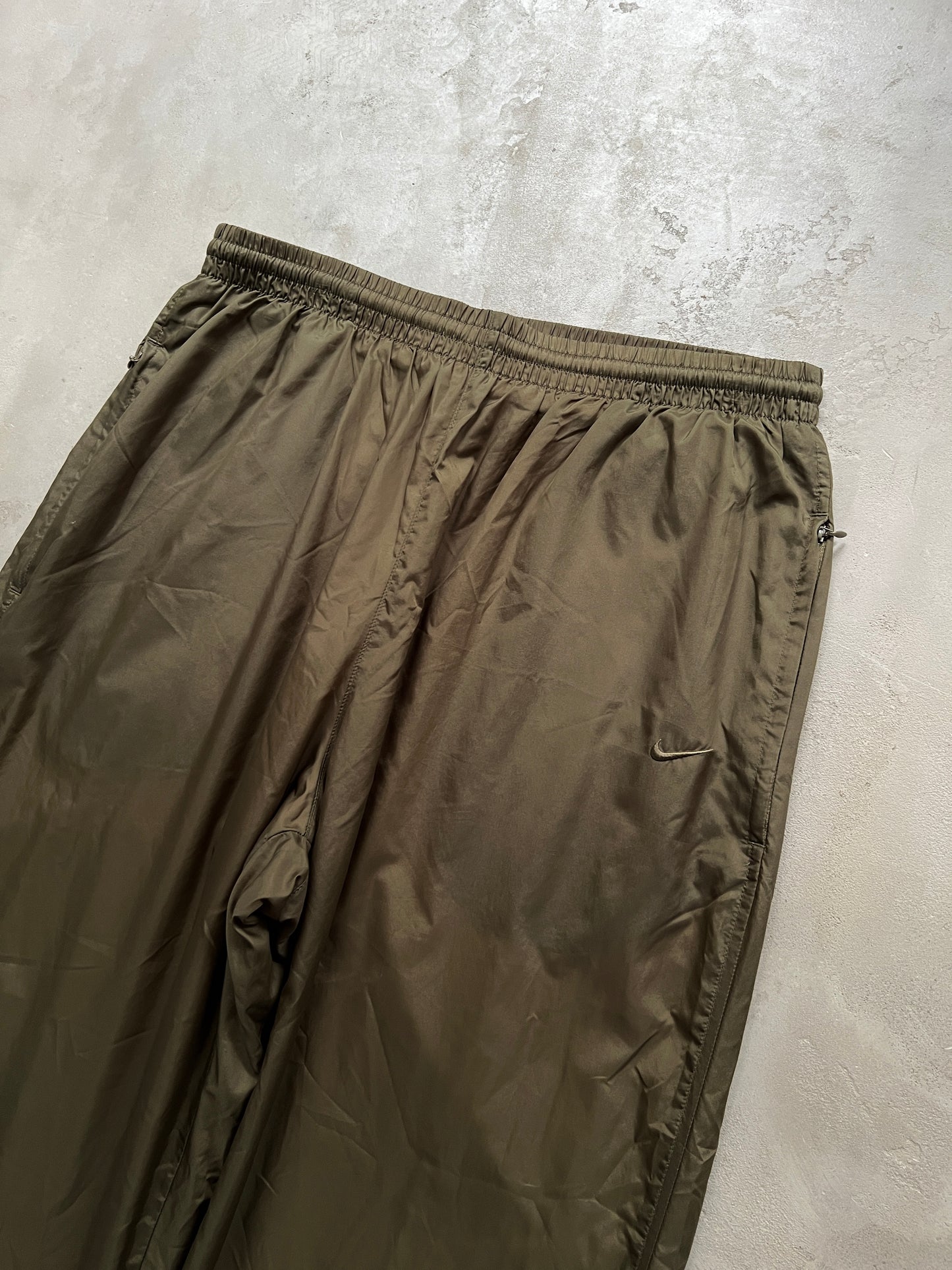 OLIVE/KHAKI NIKE TRACK PANTS - 2000S - XL/L