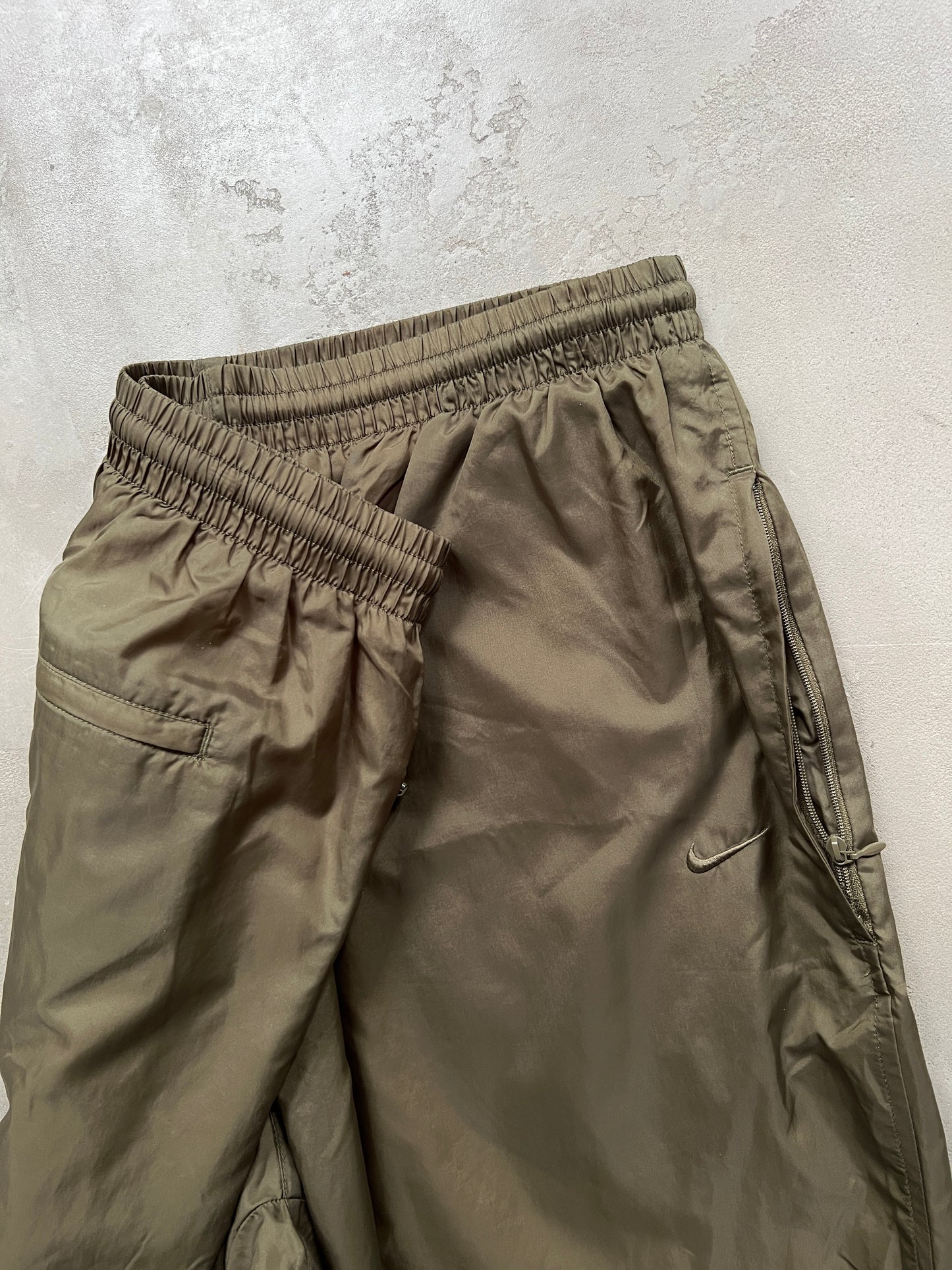 OLIVE/KHAKI NIKE TRACK PANTS - 2000S - XL/L