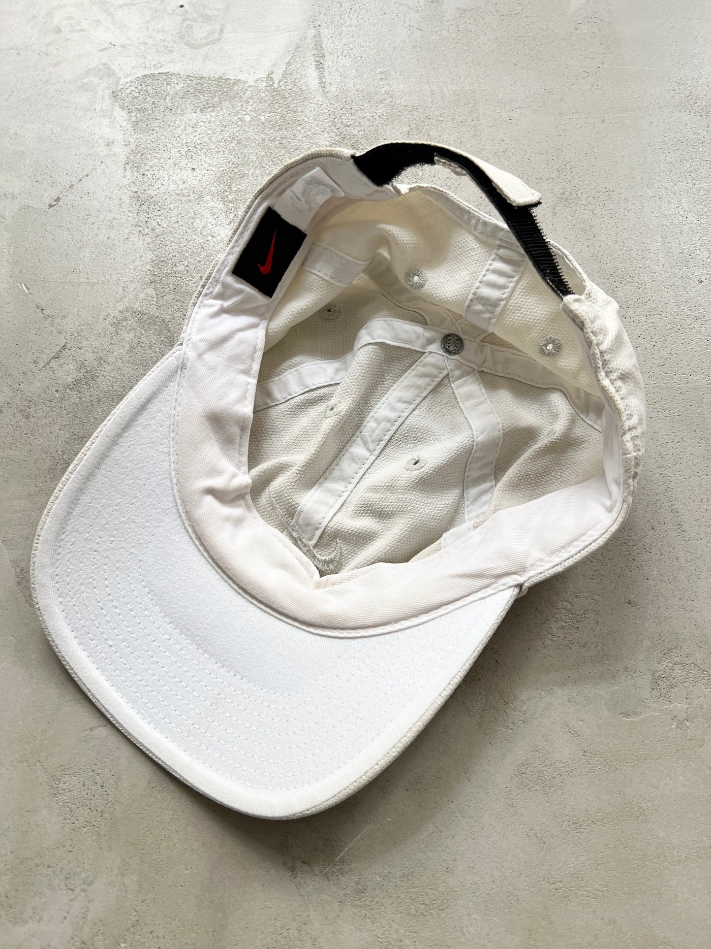 LIGHT BEIGE NIKE CAP - 1990S