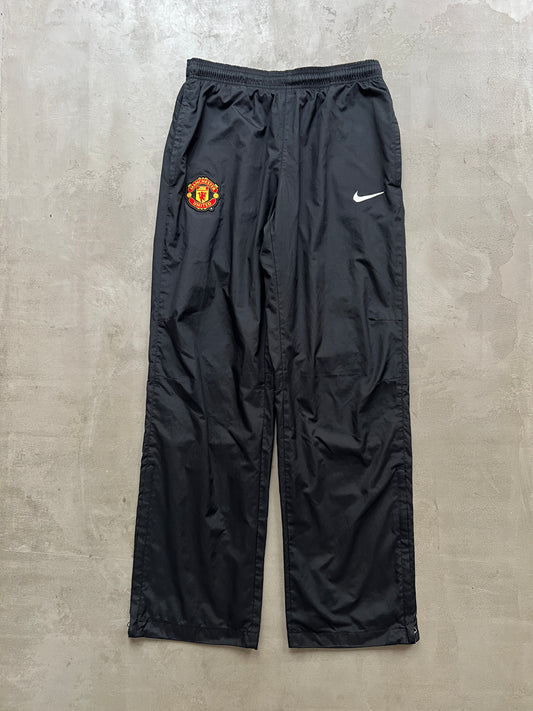 BLACK MANCHESTER UNITED NIKE TRACK PANTS - 2000S - S/M