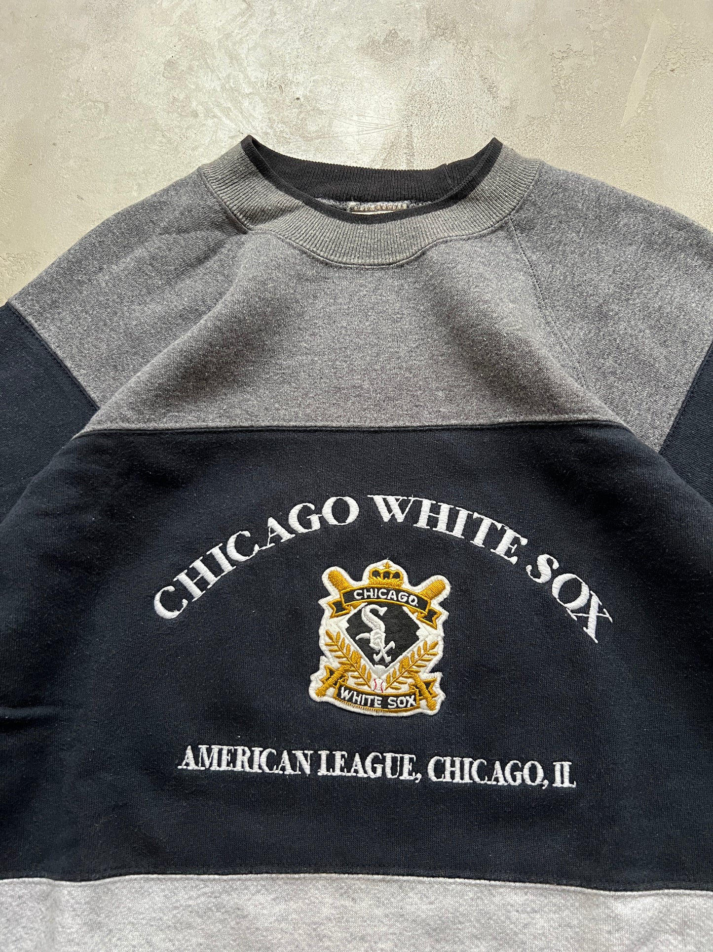 GREY/BLACK CHICAGO WHITE SOX BASEBALL SWEATER - 1990S - XL