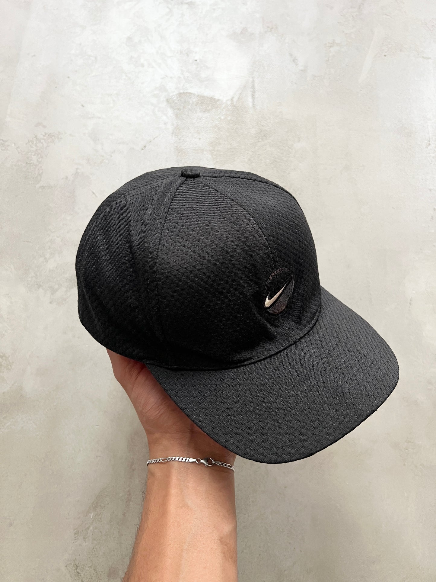 BLACK NIKE CAP - 1990S