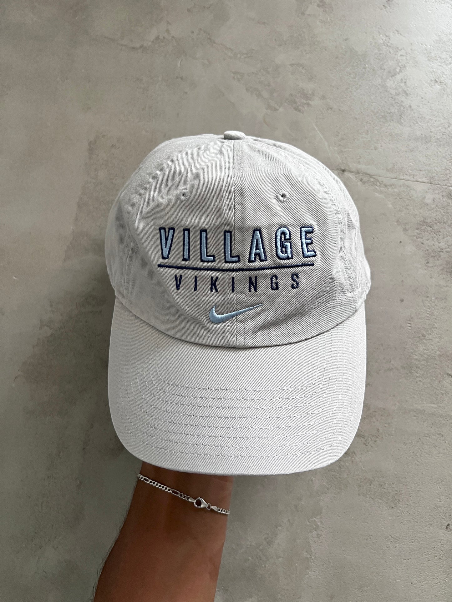 GREY VIKINGS NIKE CAP - 2000S