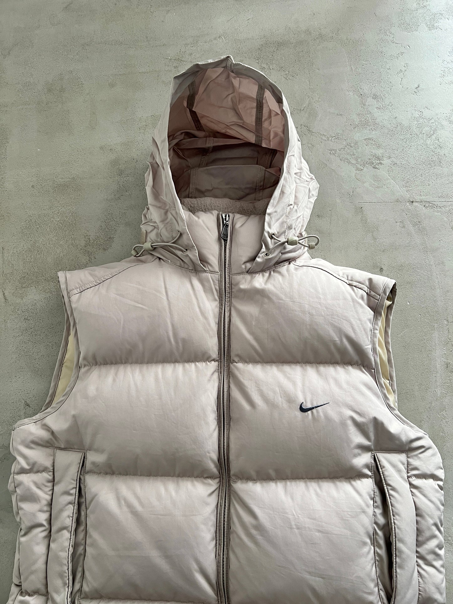 BEIGE NIKE PUFFER VEST - 2000S - M/S