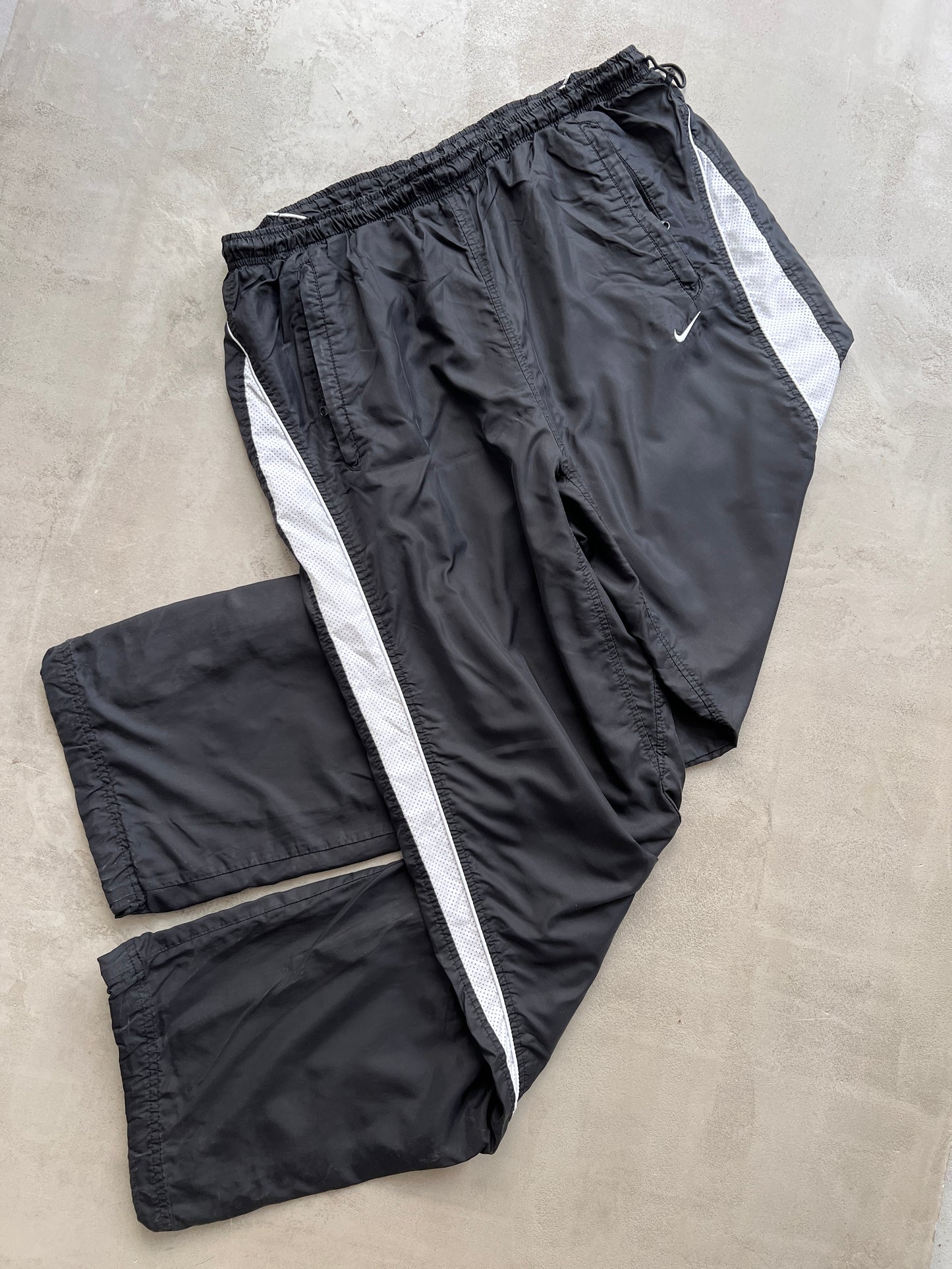 BLACK NIKE TRACK PANTS - 2000S - XL