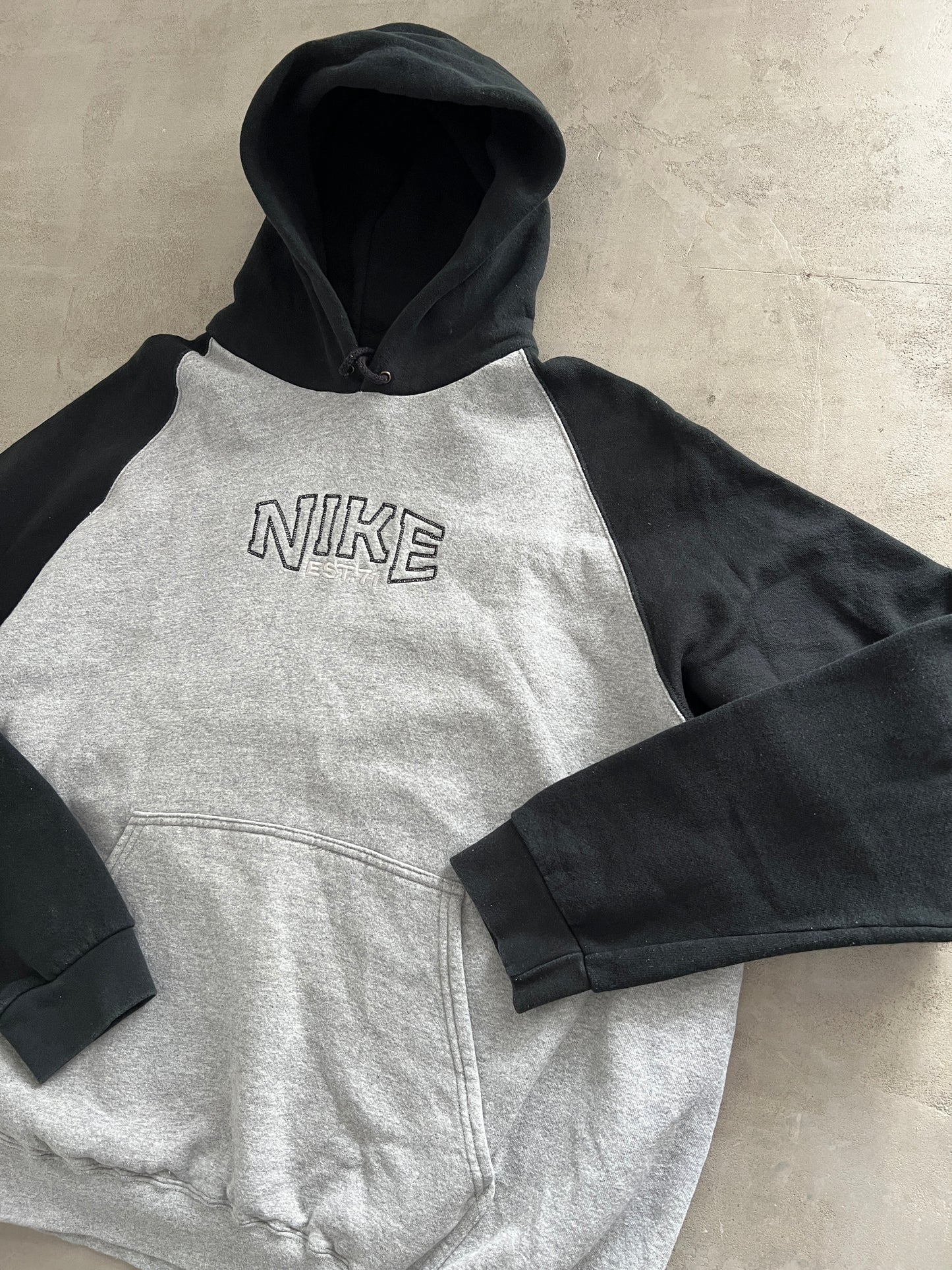 GREY/BLACK NIKE HOODIE - 1990S - XL