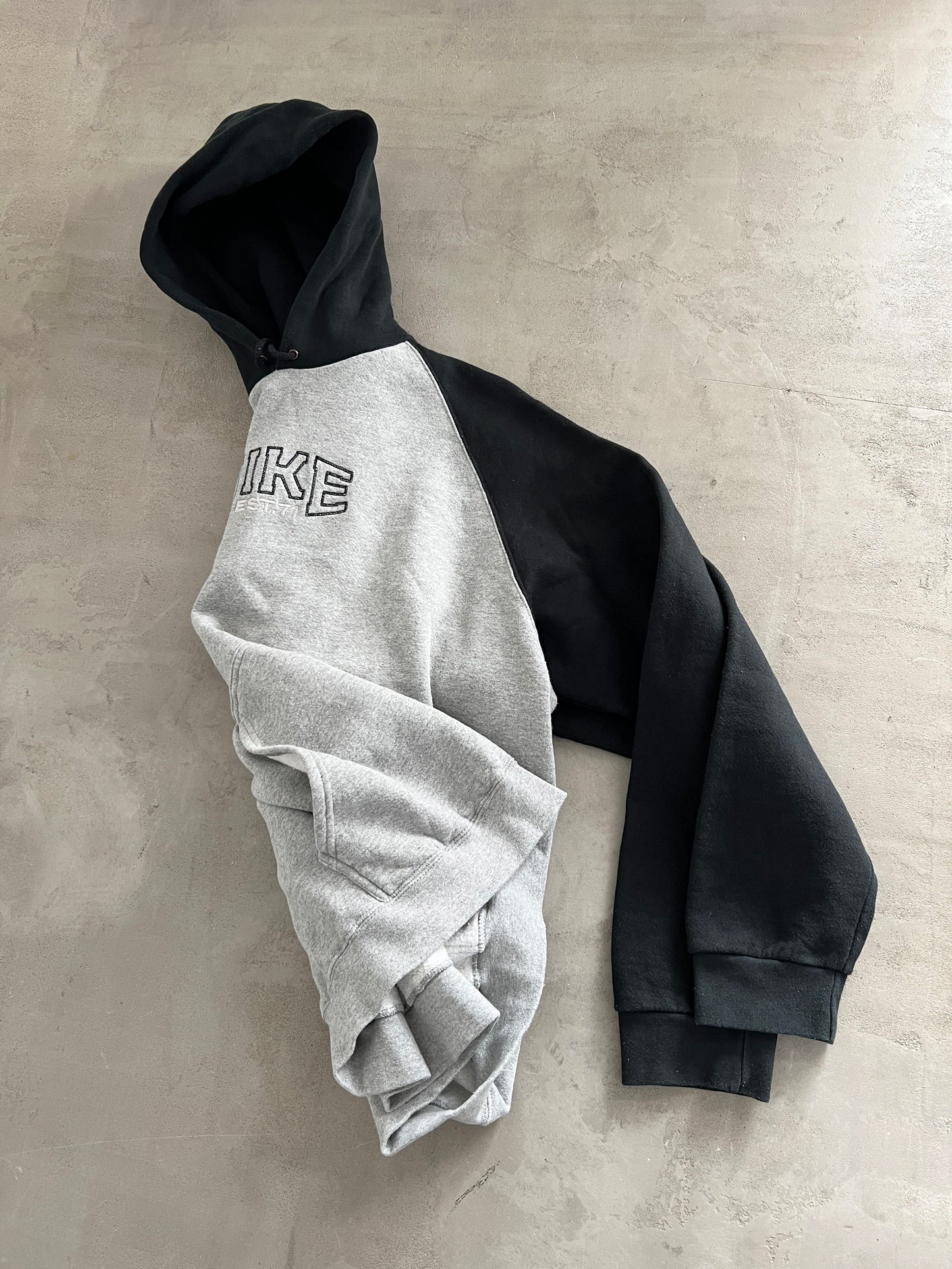 GREY/BLACK NIKE HOODIE - 1990S - XL