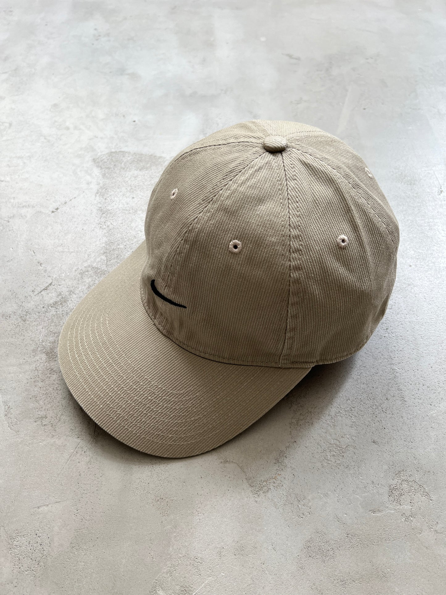 BEIGE NIKE CAP - 2000S