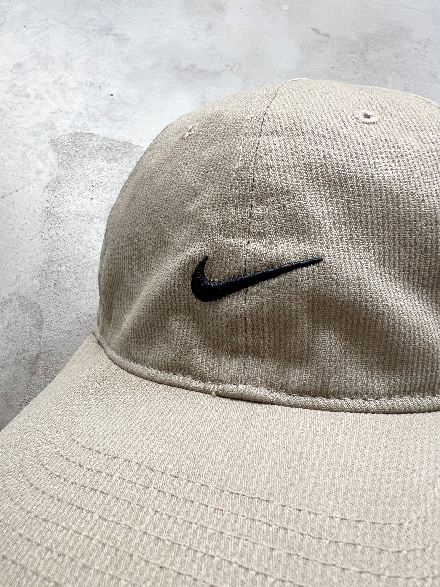 BEIGE NIKE CAP - 2000S