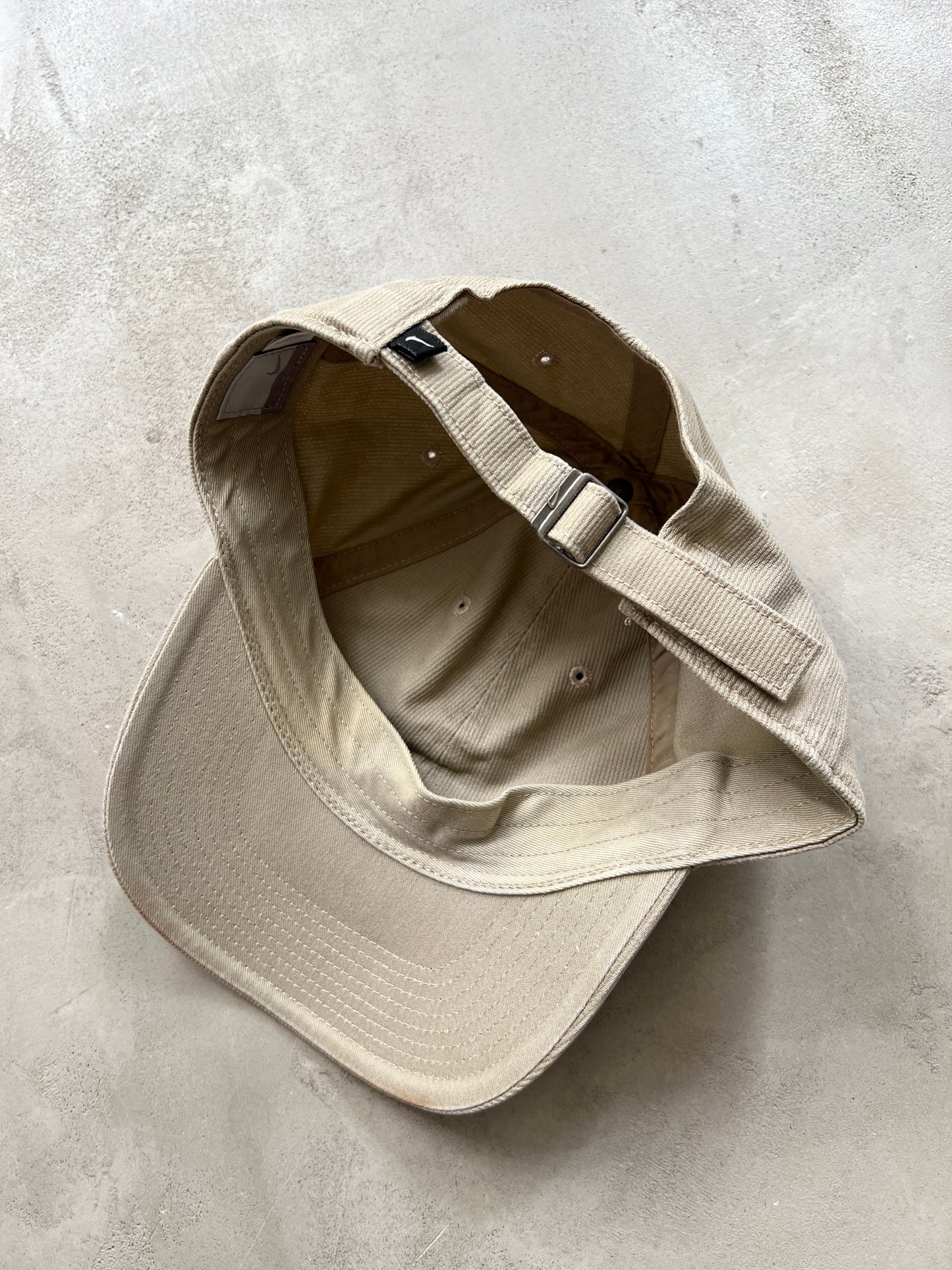 BEIGE NIKE CAP - 2000S