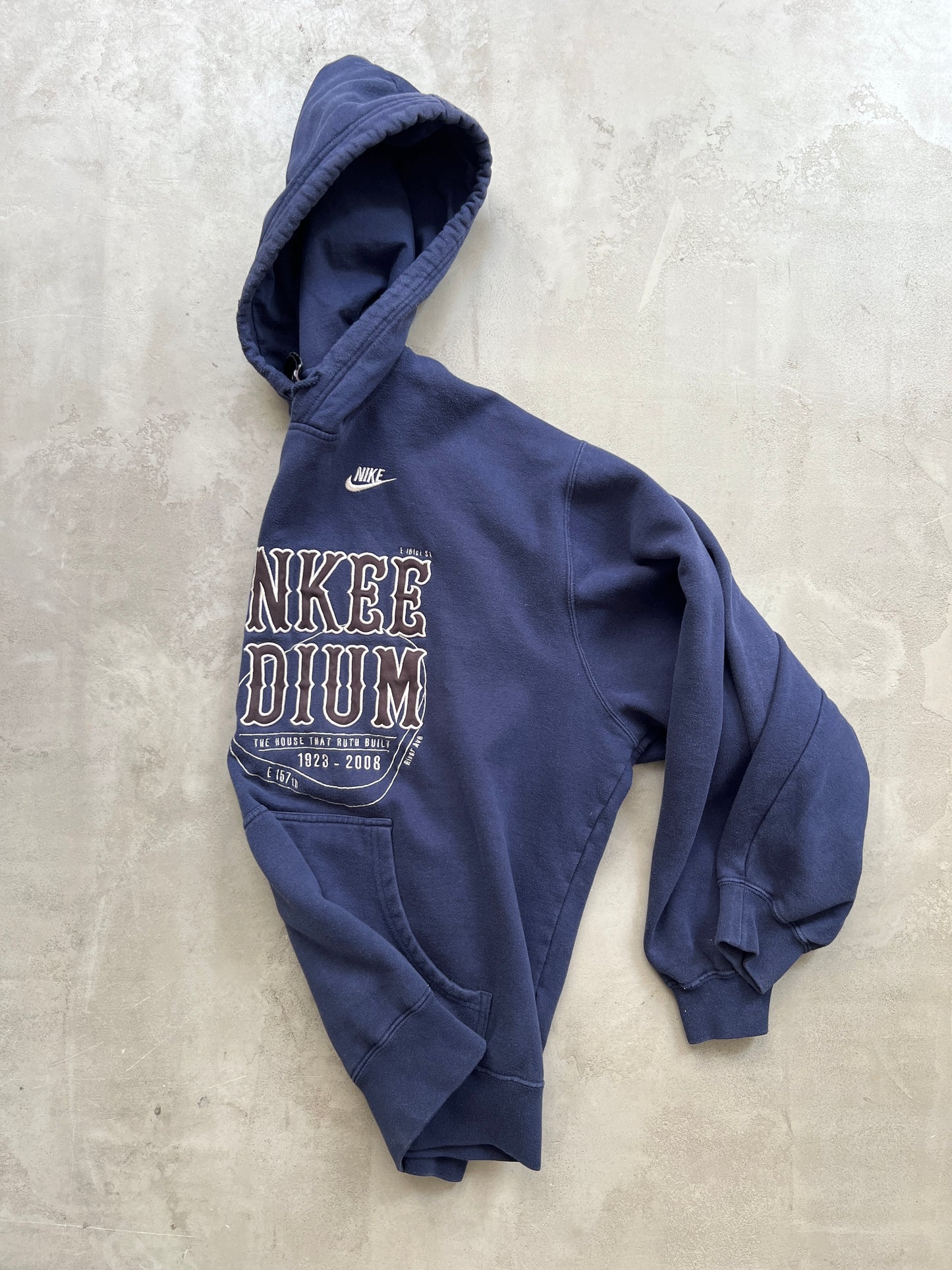 FADED NAVY YANKEES HOODIE - 2000S - L