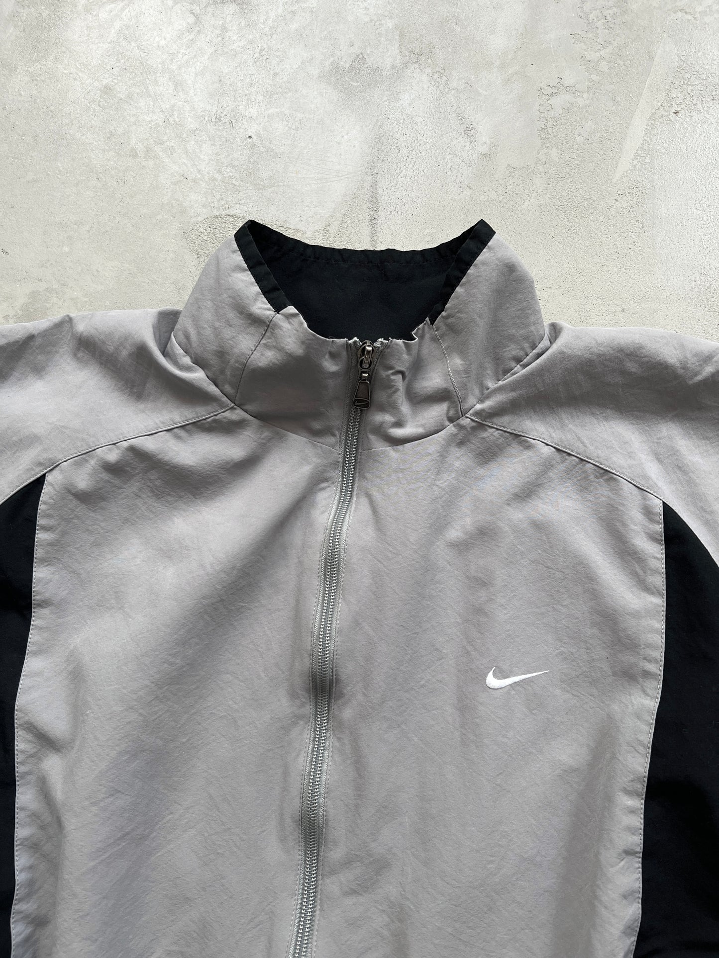 GREY NIKE TRACK JACKET - 2000S - L