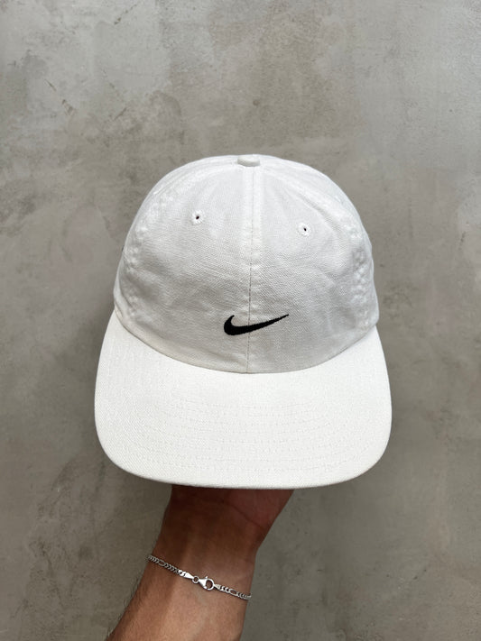 WHITE NIKE CAP - 1990S