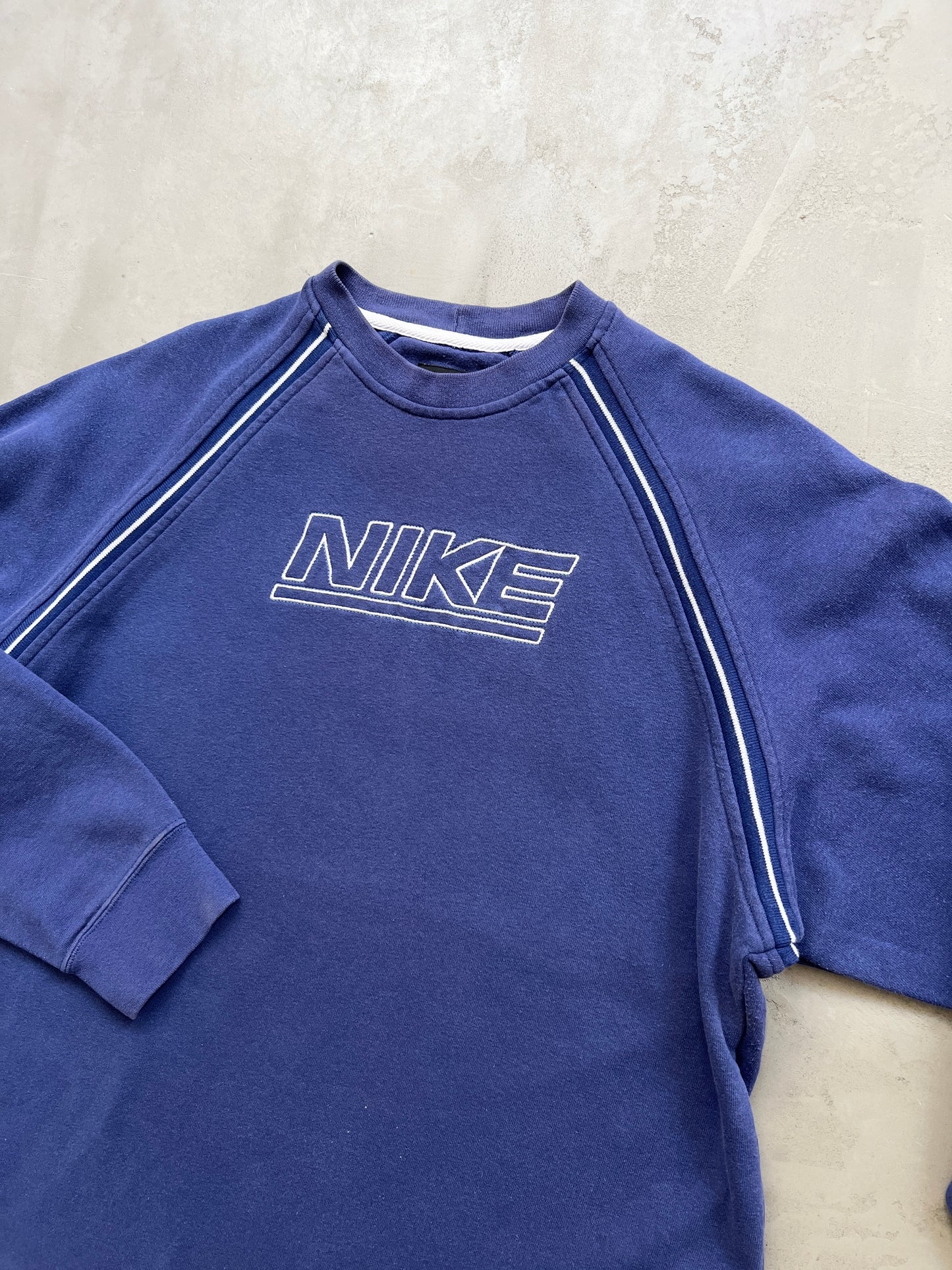 FADED BLUE NIKE SWEATER - 2000S - M