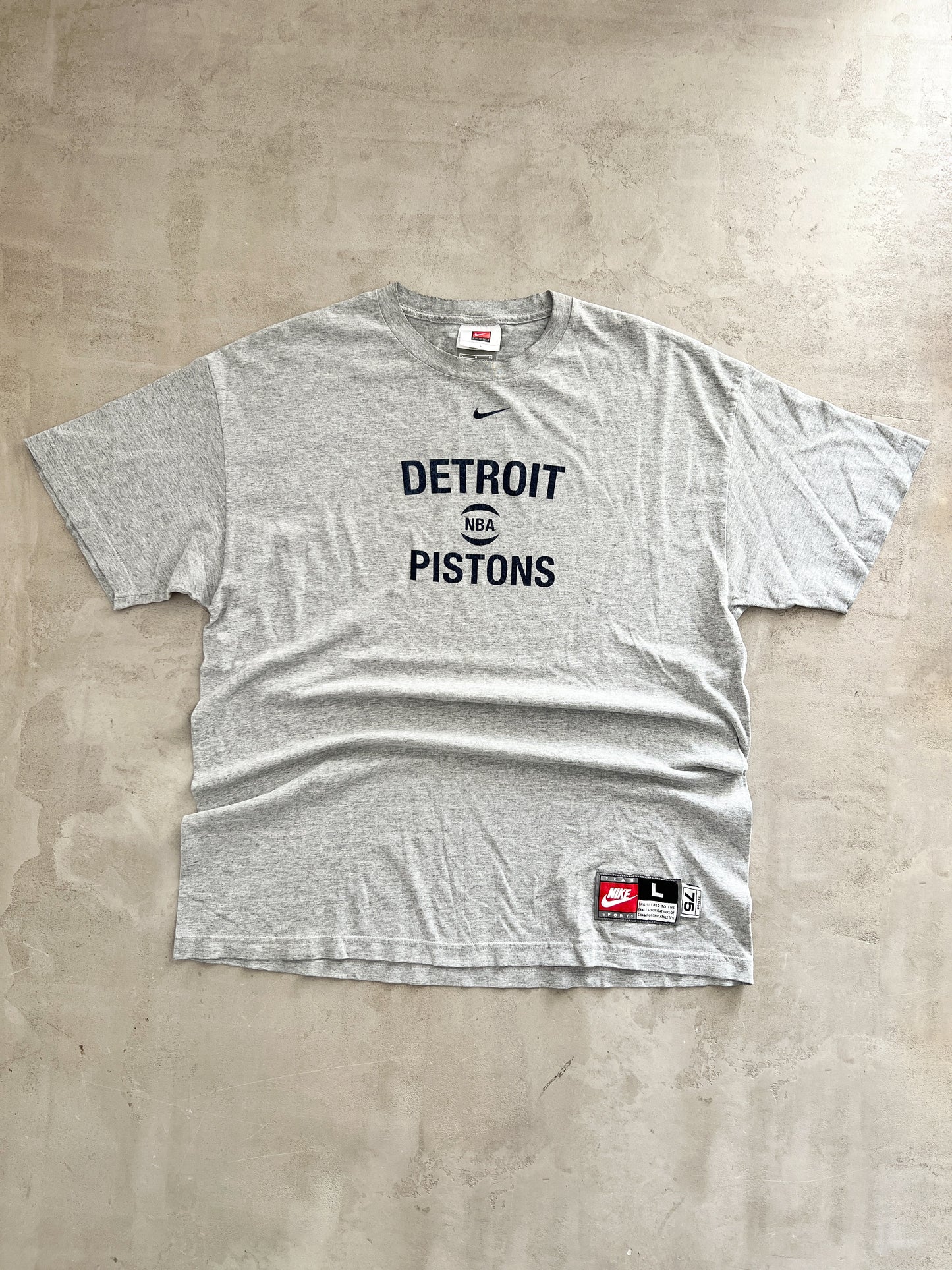 GREY DETROIT PISTONS BASKETBALL TEE - 1990S - XXL