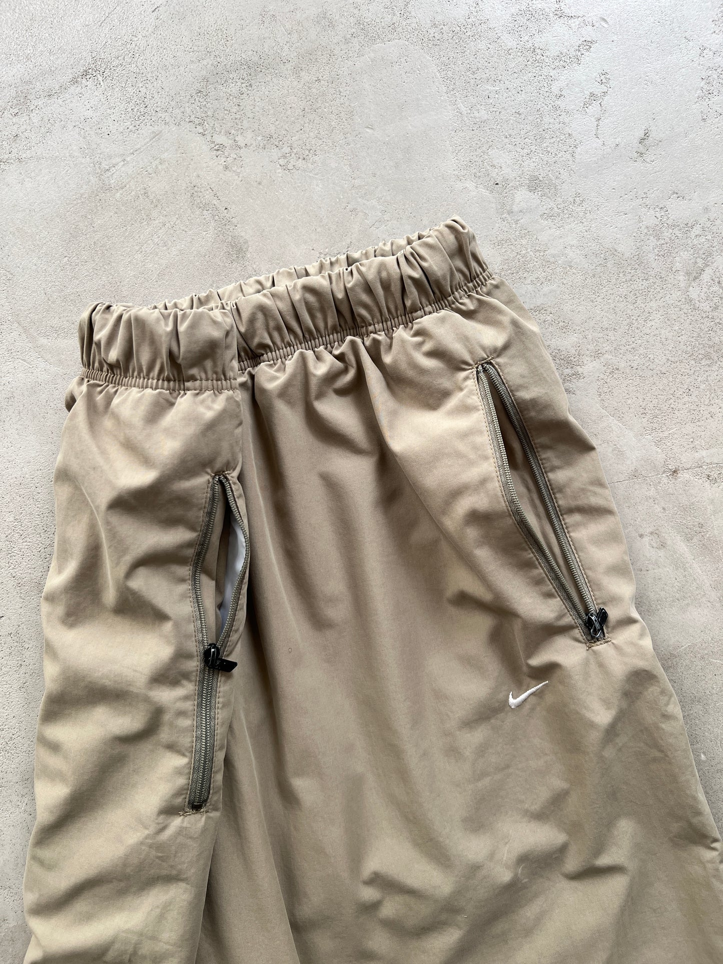 BEIGE NIKE TRACK PANTS - 2000S - M/S