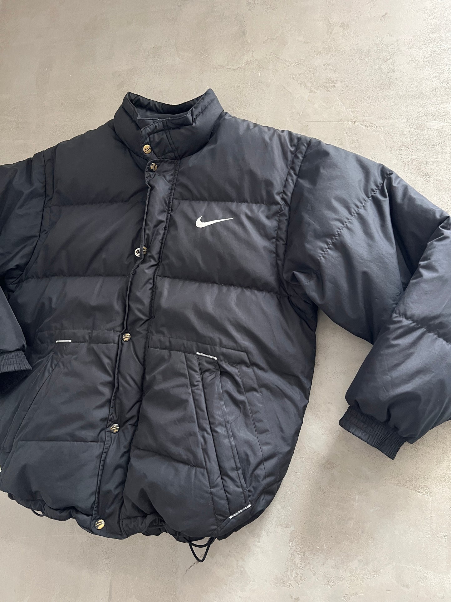 BLACK NIKE PUFFER - 1990S - M/L