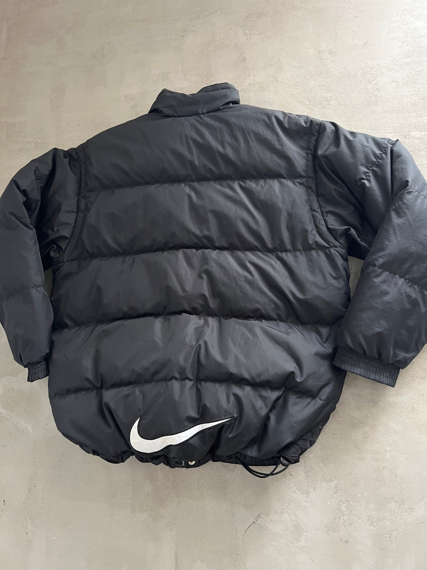 BLACK NIKE PUFFER - 1990S - M/L